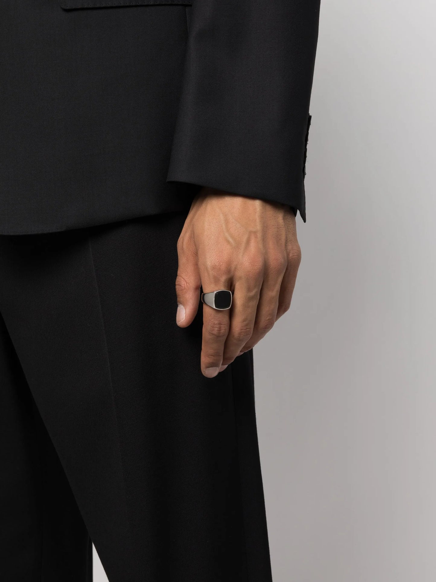 Cushion polished onyx ring