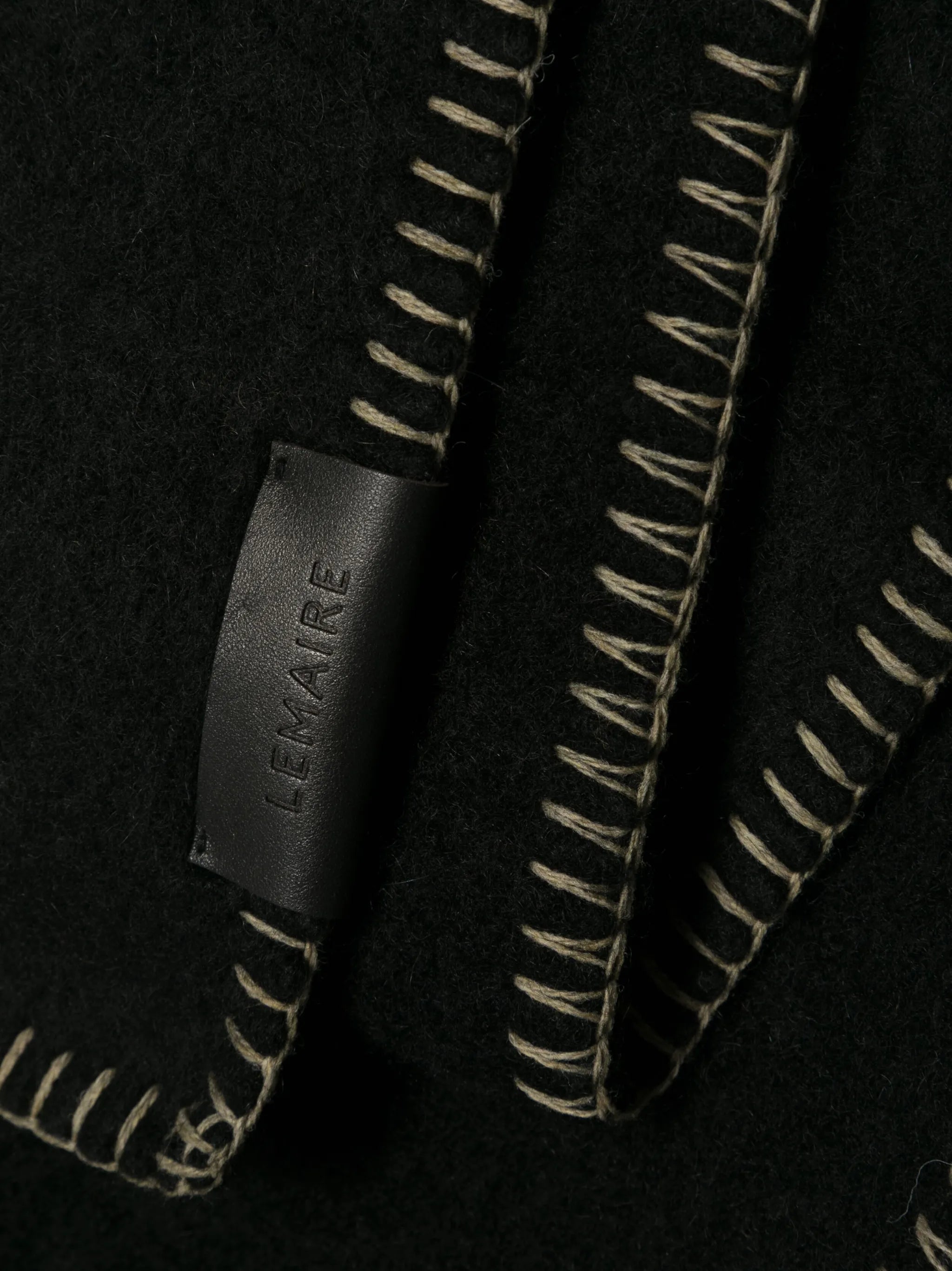 Cocotte logo-patch knitted scarf