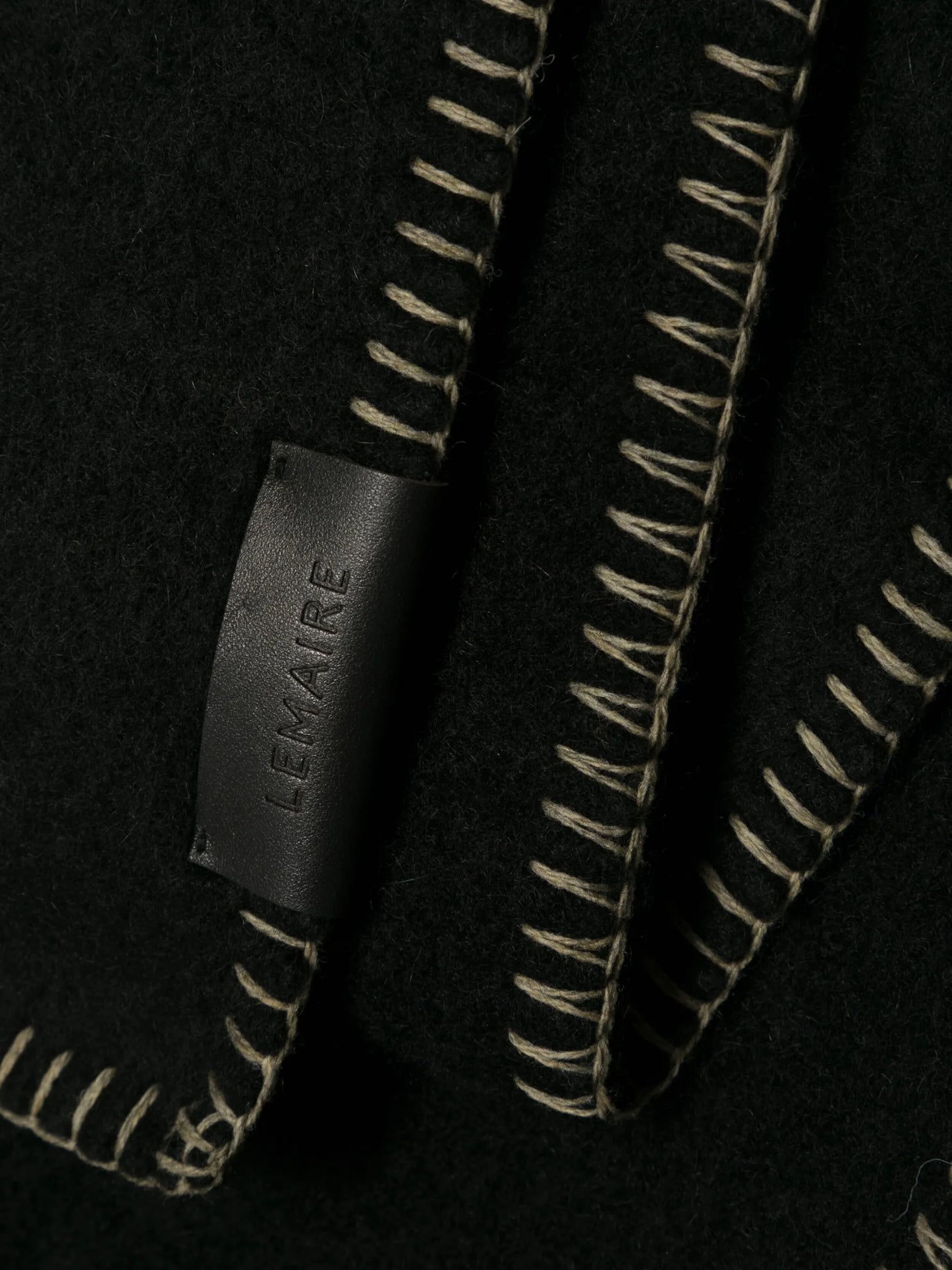 Cocotte logo-patch knitted scarf
