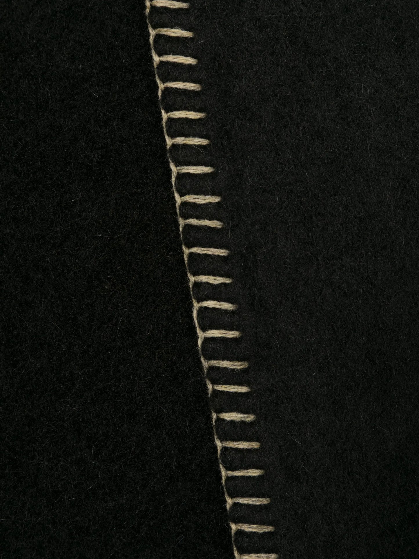 Cocotte logo-patch knitted scarf
