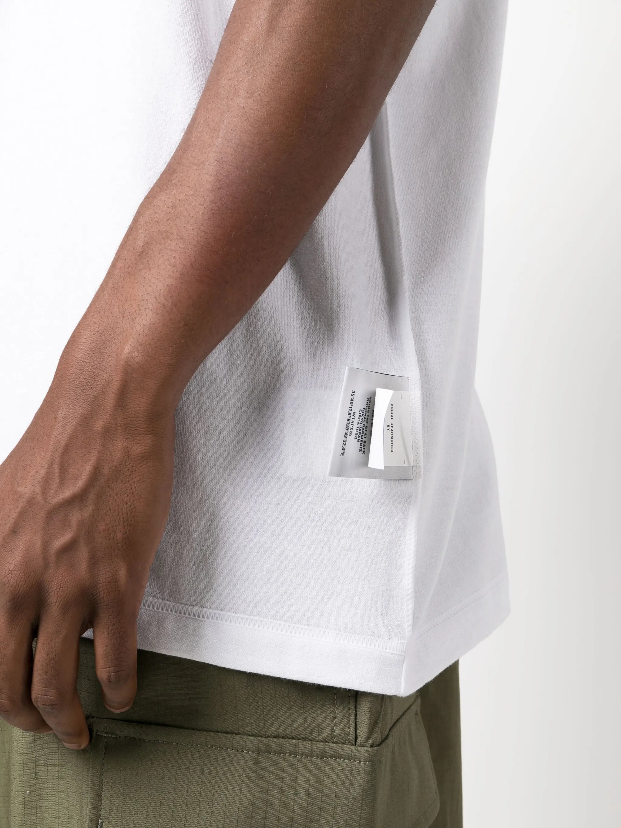 logo-patch drop-shoulder T-shirt