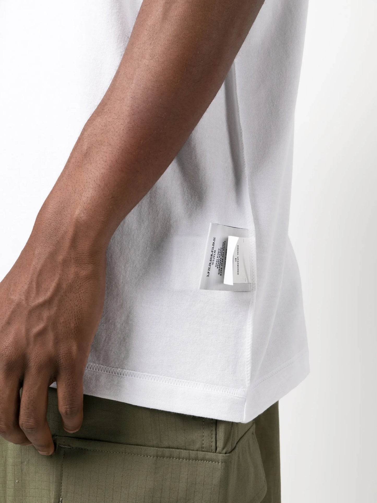 logo-patch drop-shoulder T-shirt