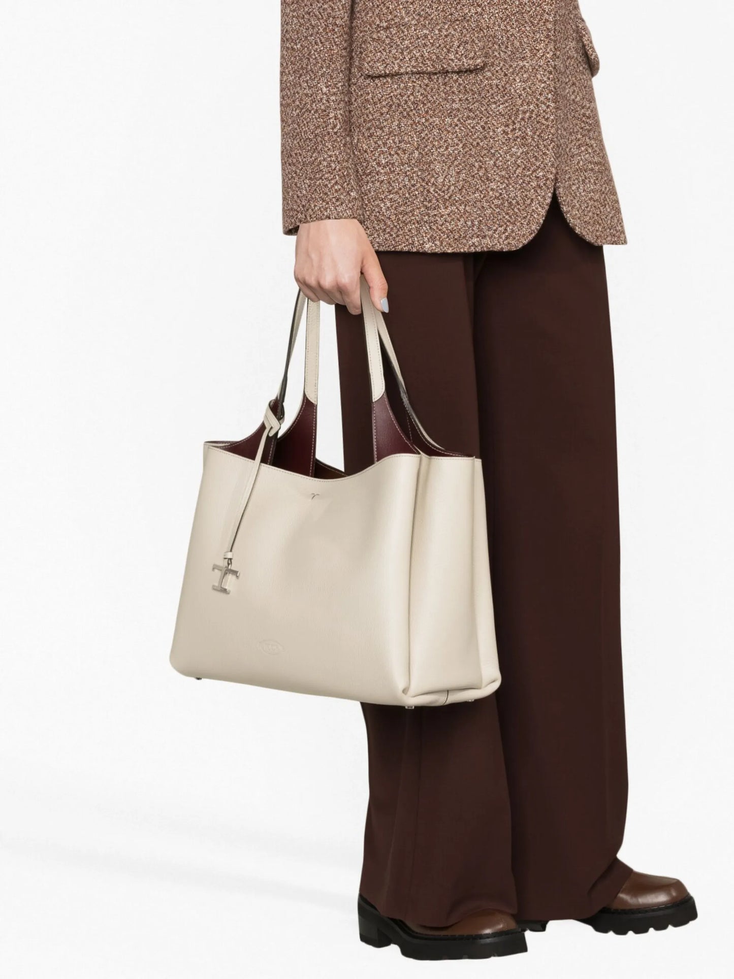 T Timeless charm leather tote bag