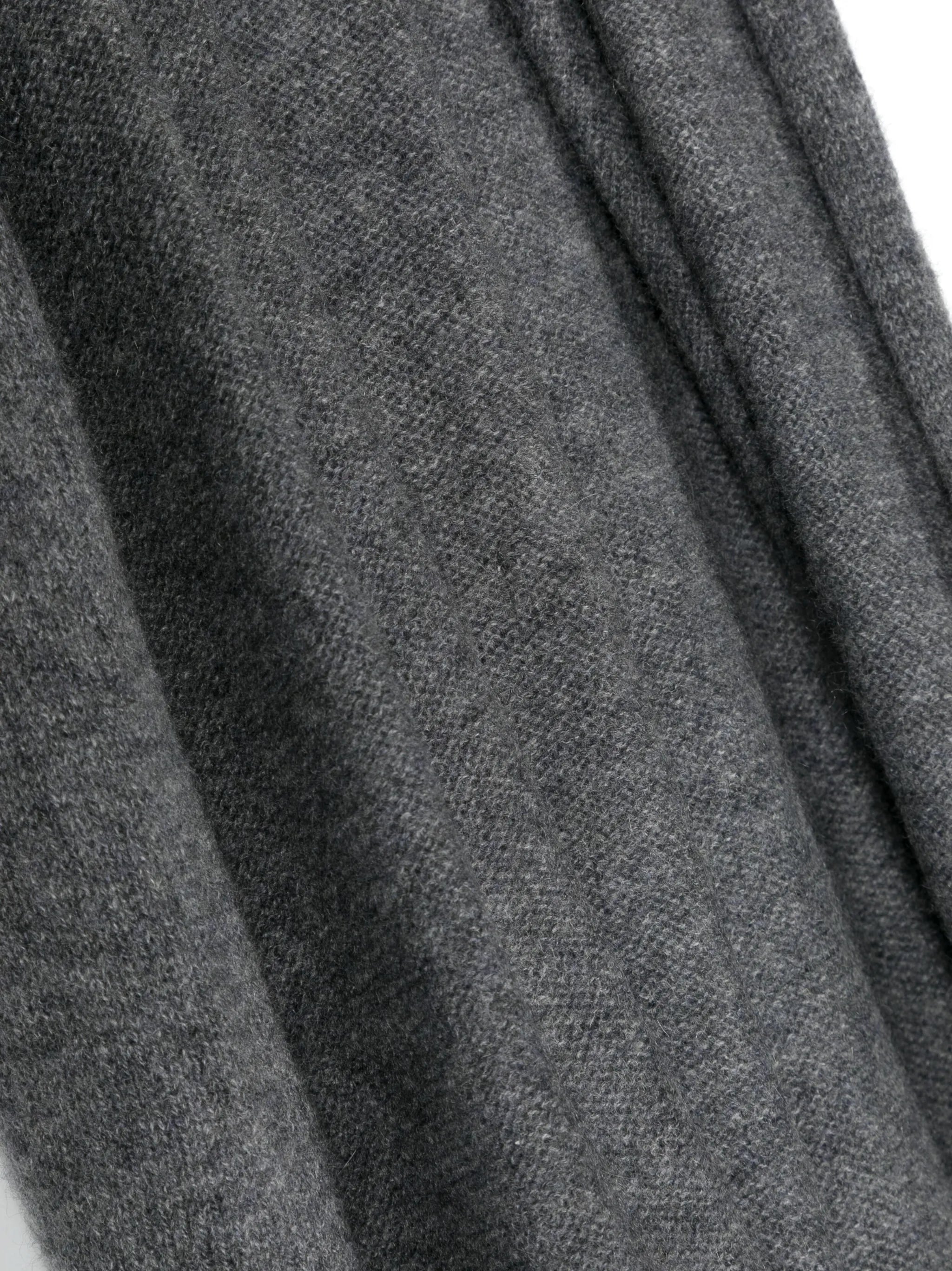 Paris fine-knit scarf