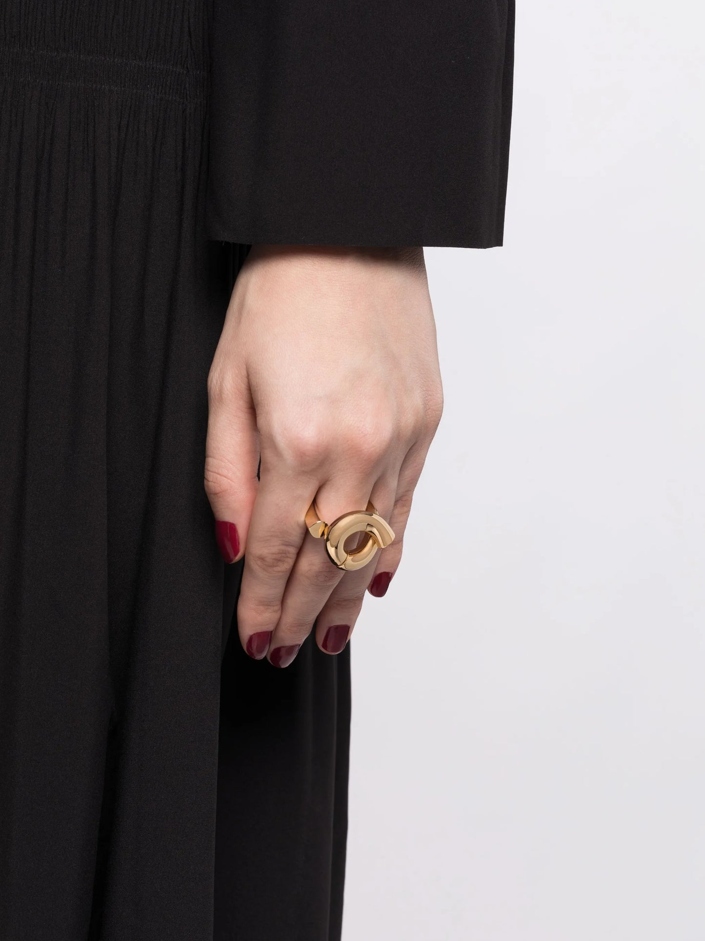 18kt yellow gold Loop Oera ring