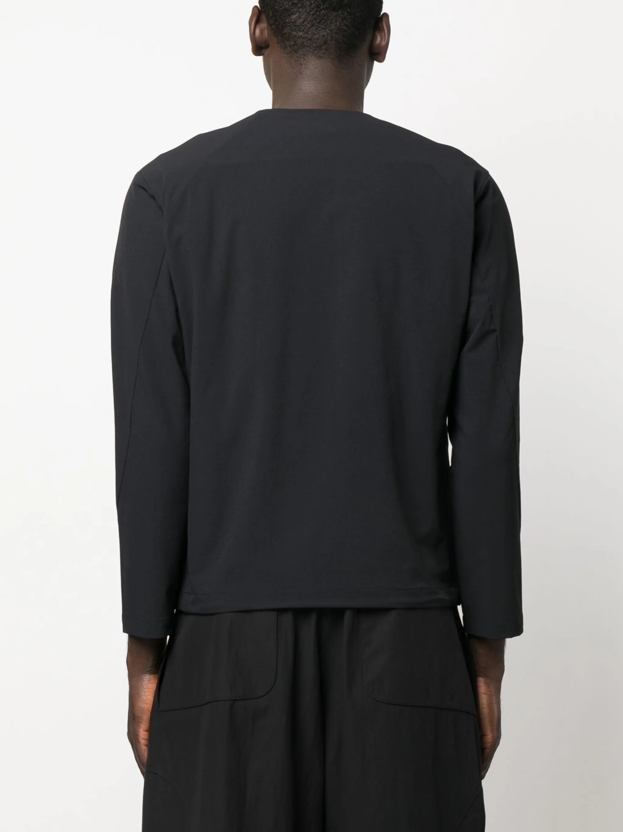 V-neck lightweight jacket
