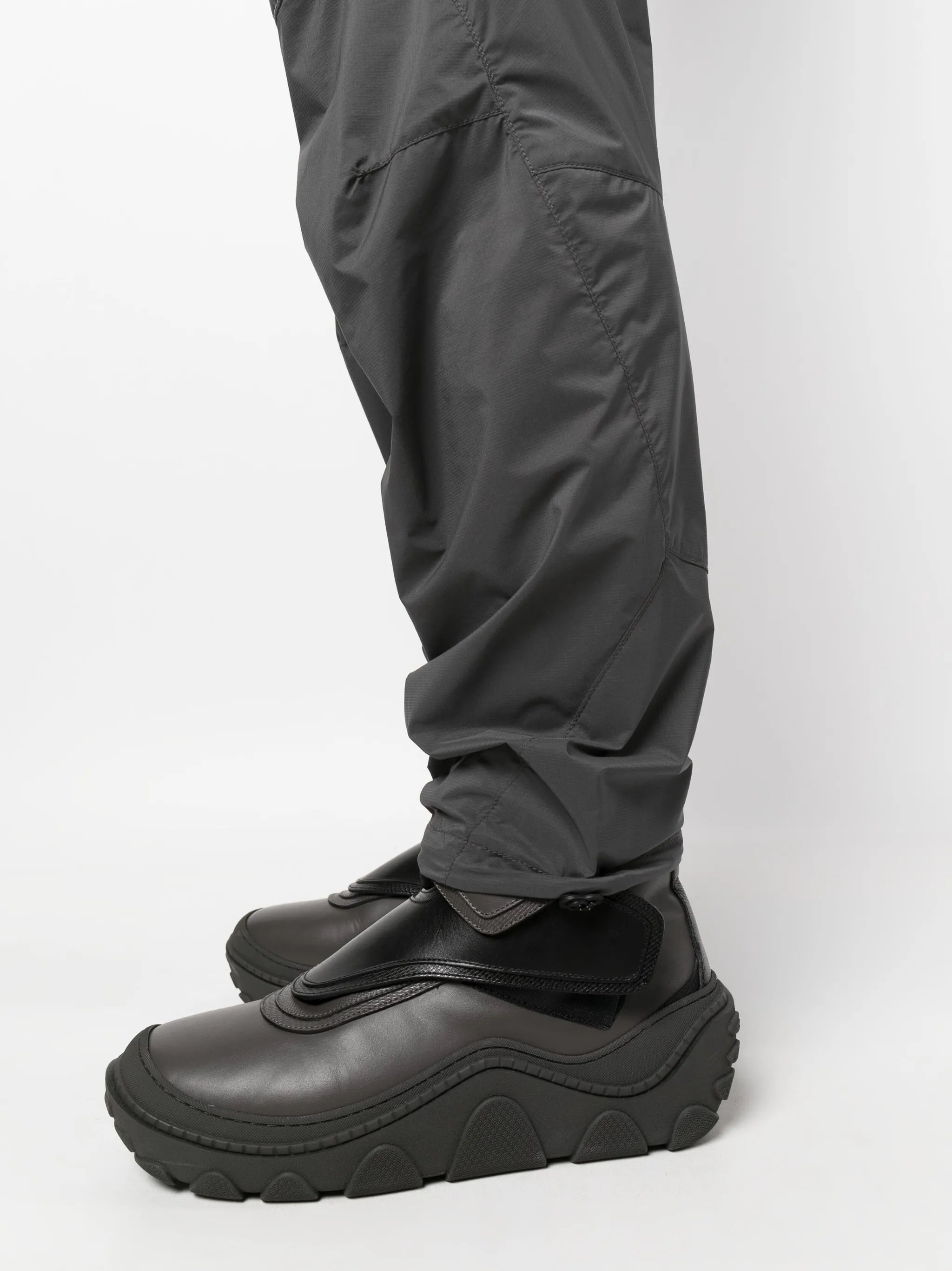 belted-waist trousers