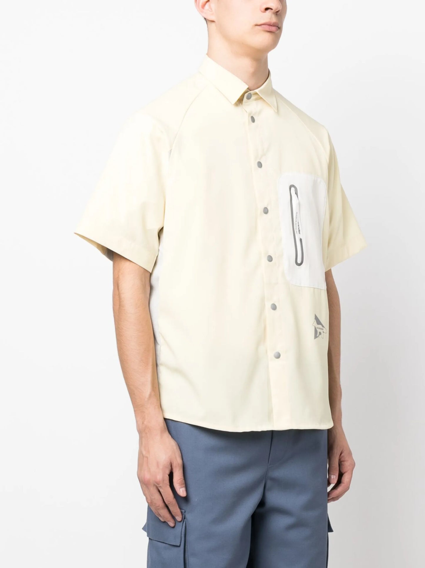 short-sleeve button-fastening shirt