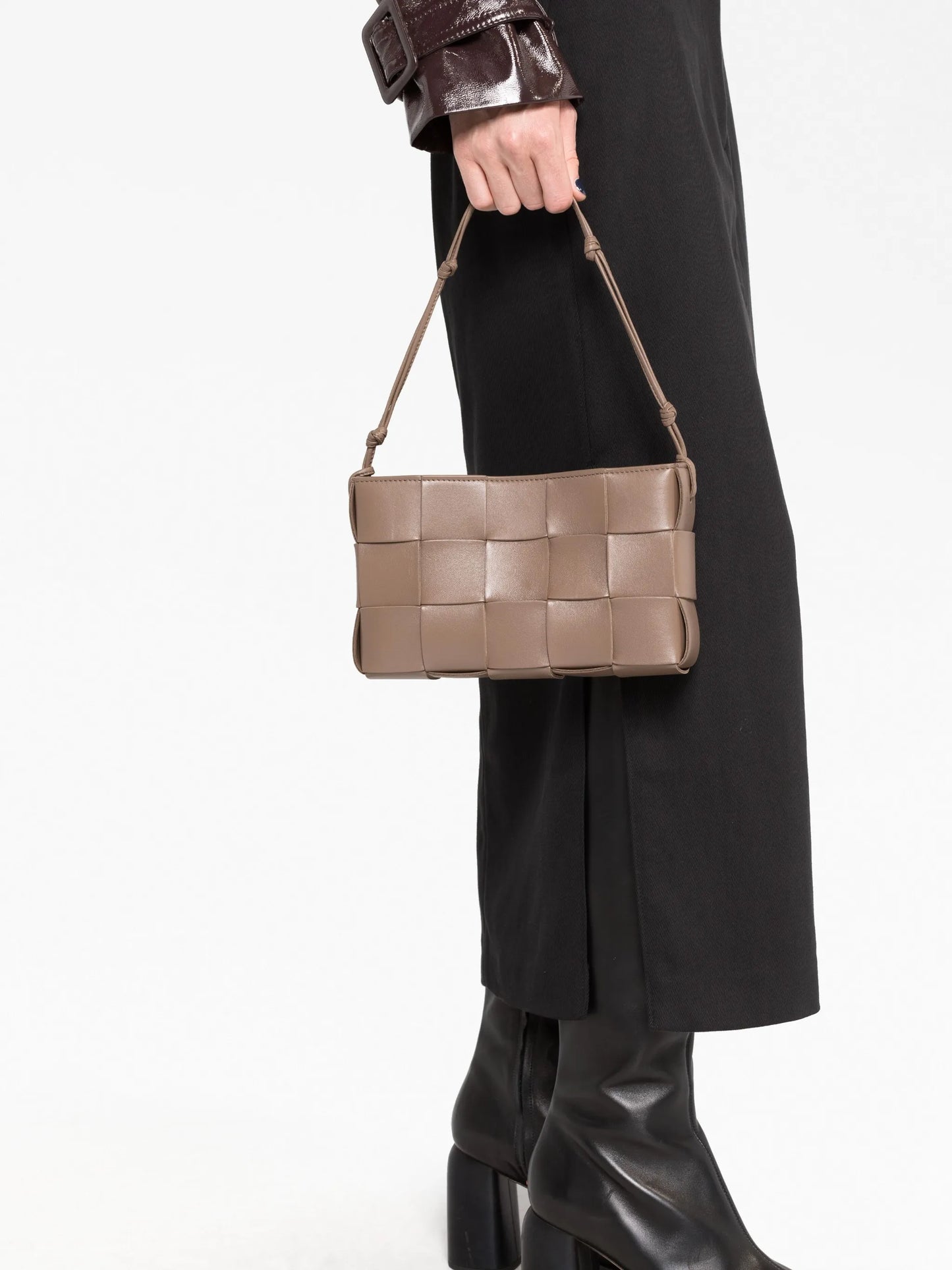 Cassette intreccio leather bag