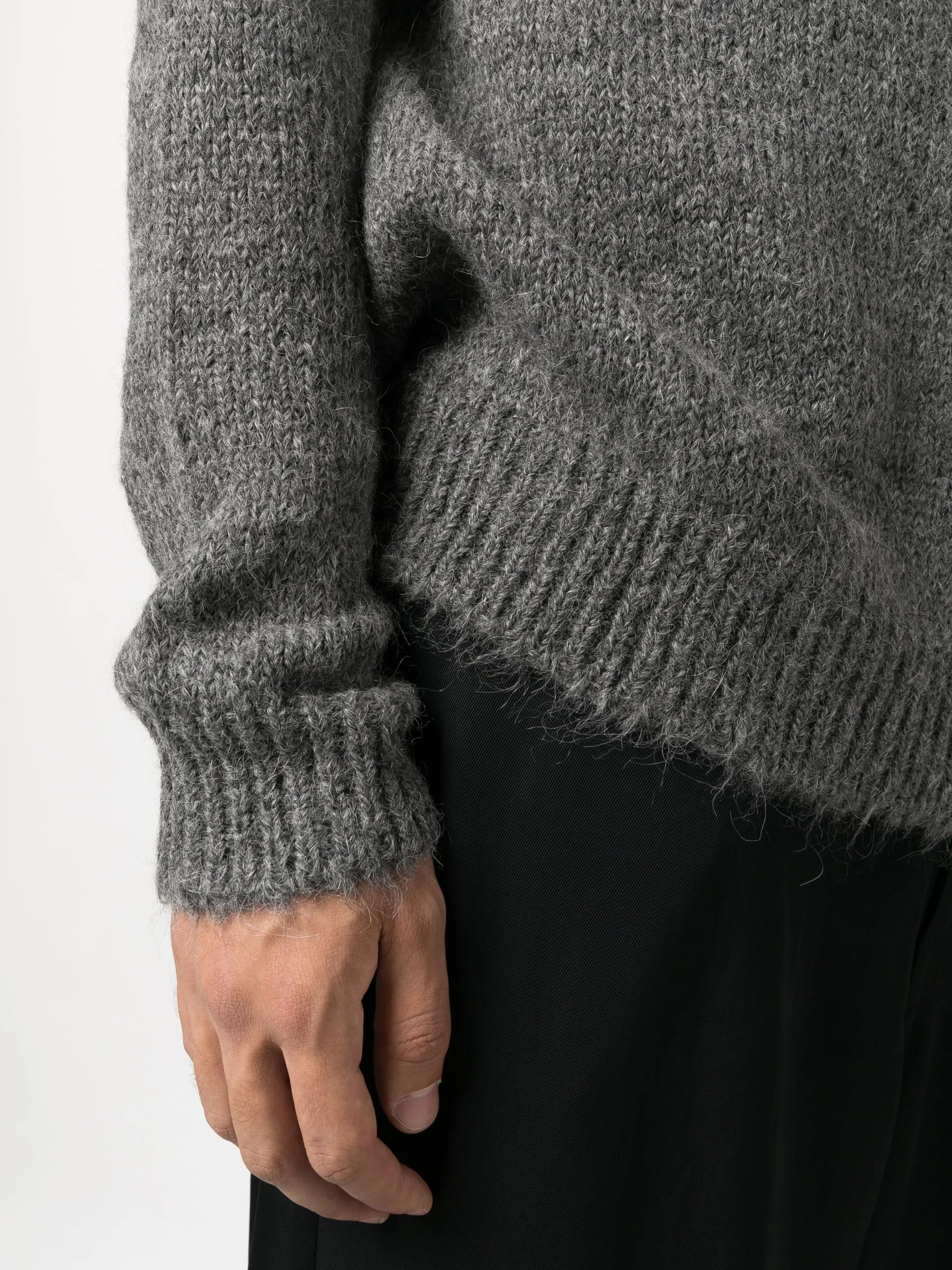 crew-neck fine-knit jumper