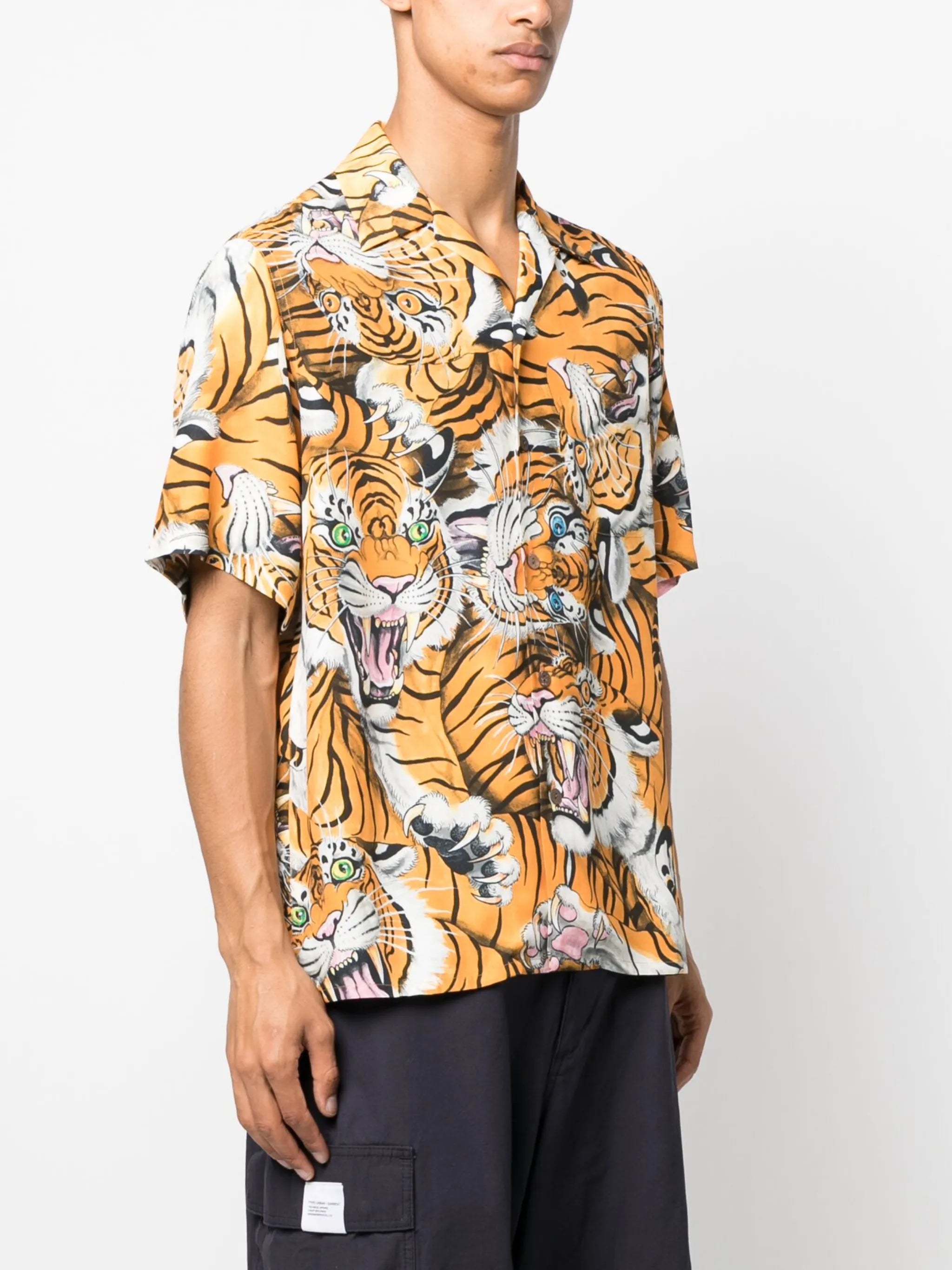 tiger-print short-sleeve shirt