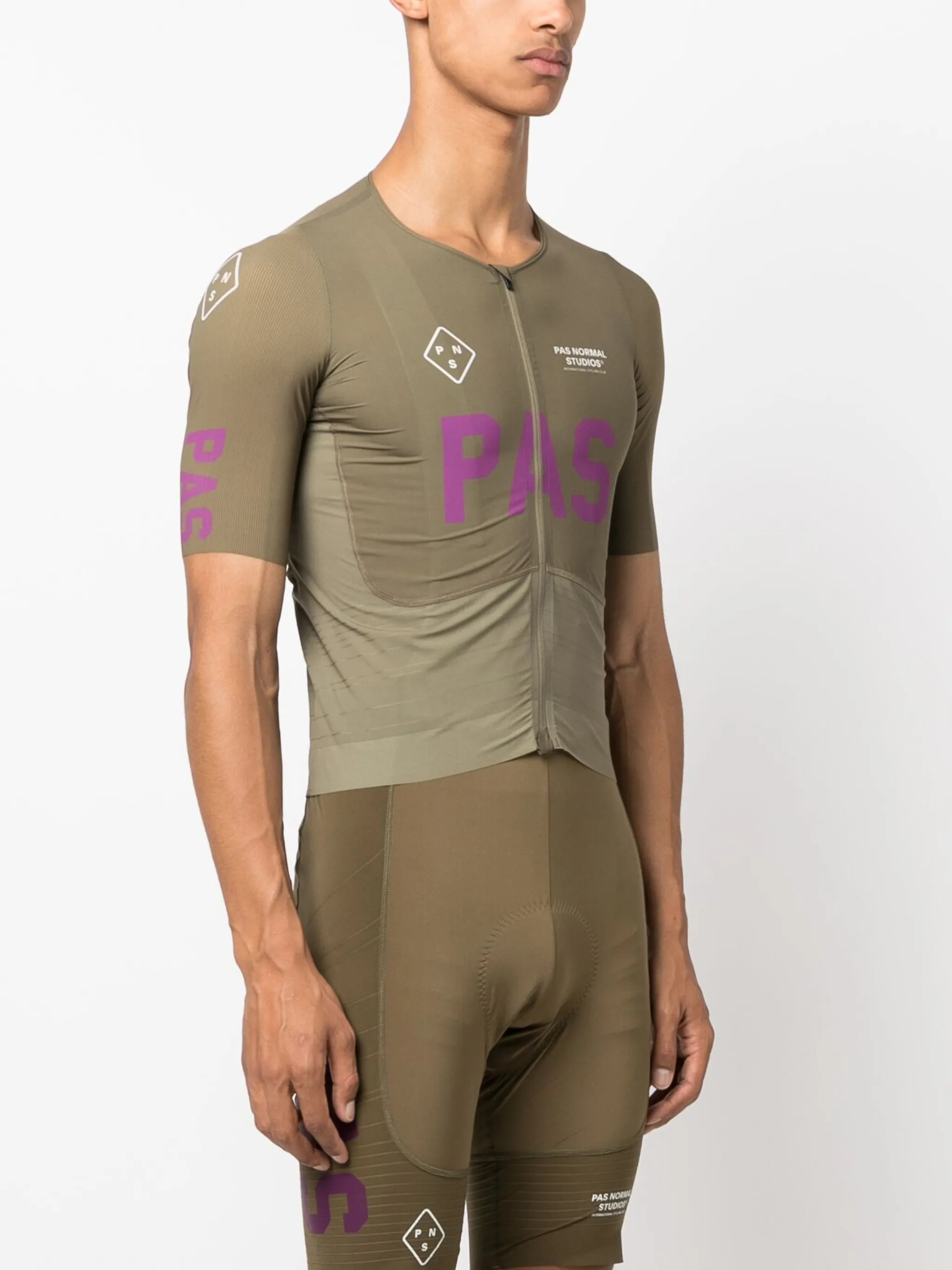 logo-print zip-fastening top