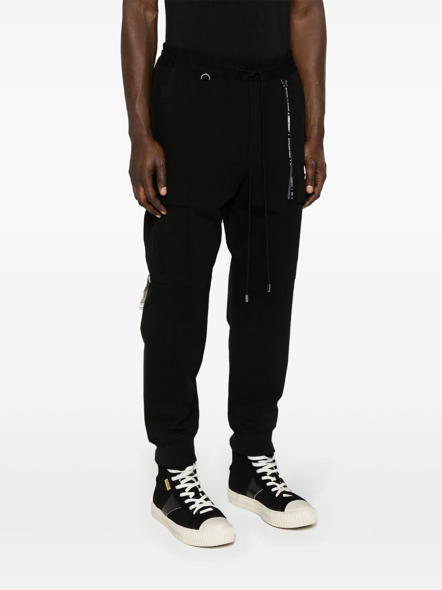 mid-rise tapered cargo trousers