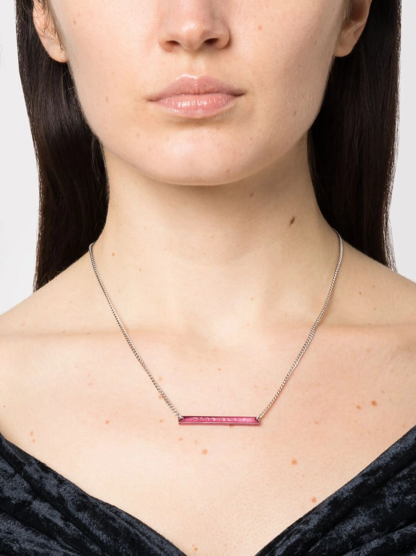 bar logo-engraved necklace
