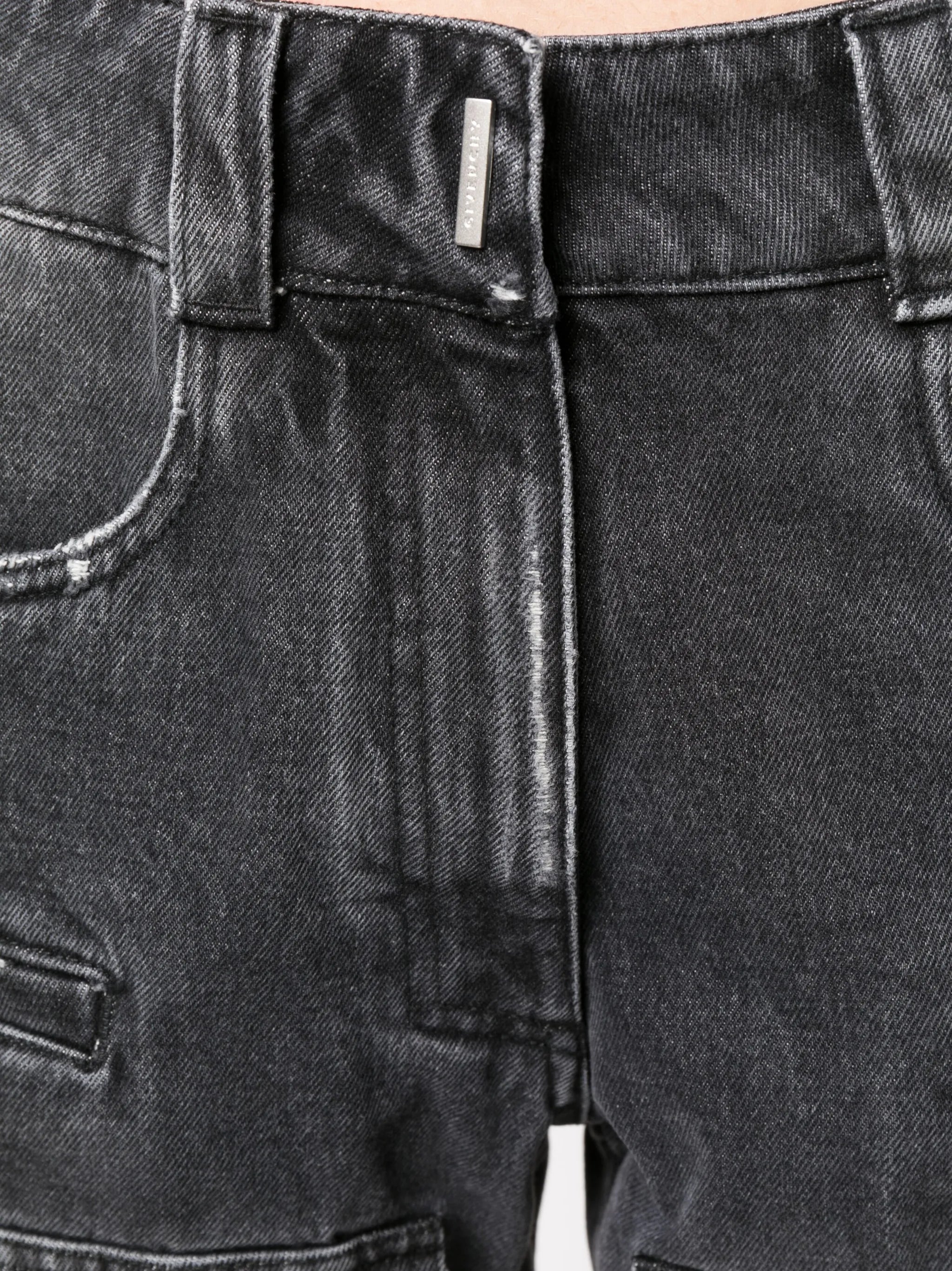 multi-pocket denim shorts