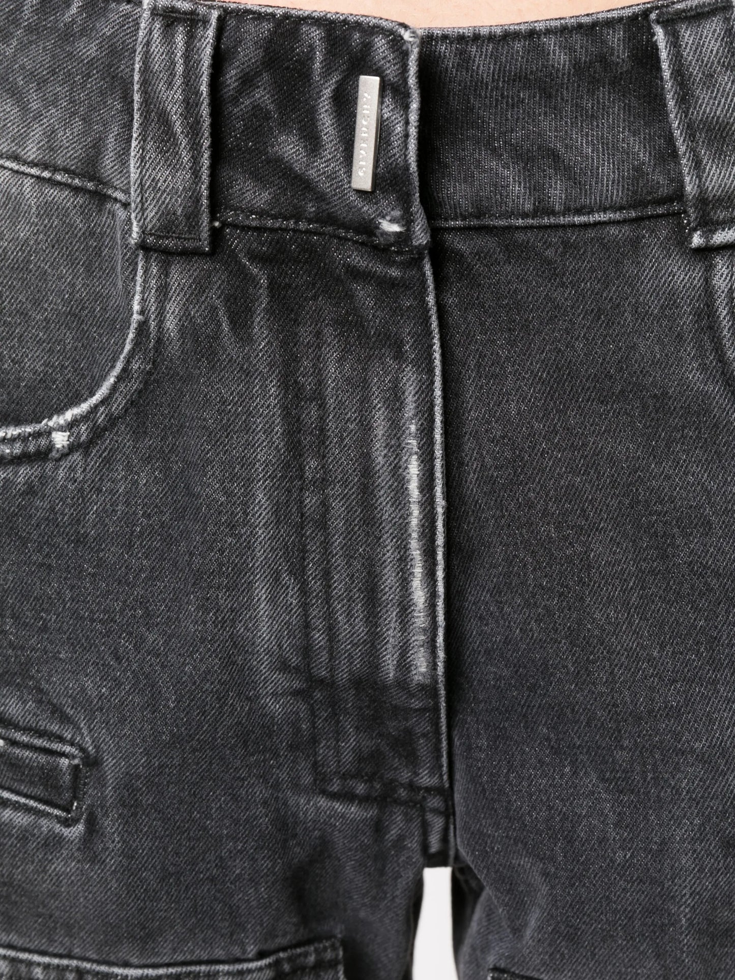 multi-pocket denim shorts