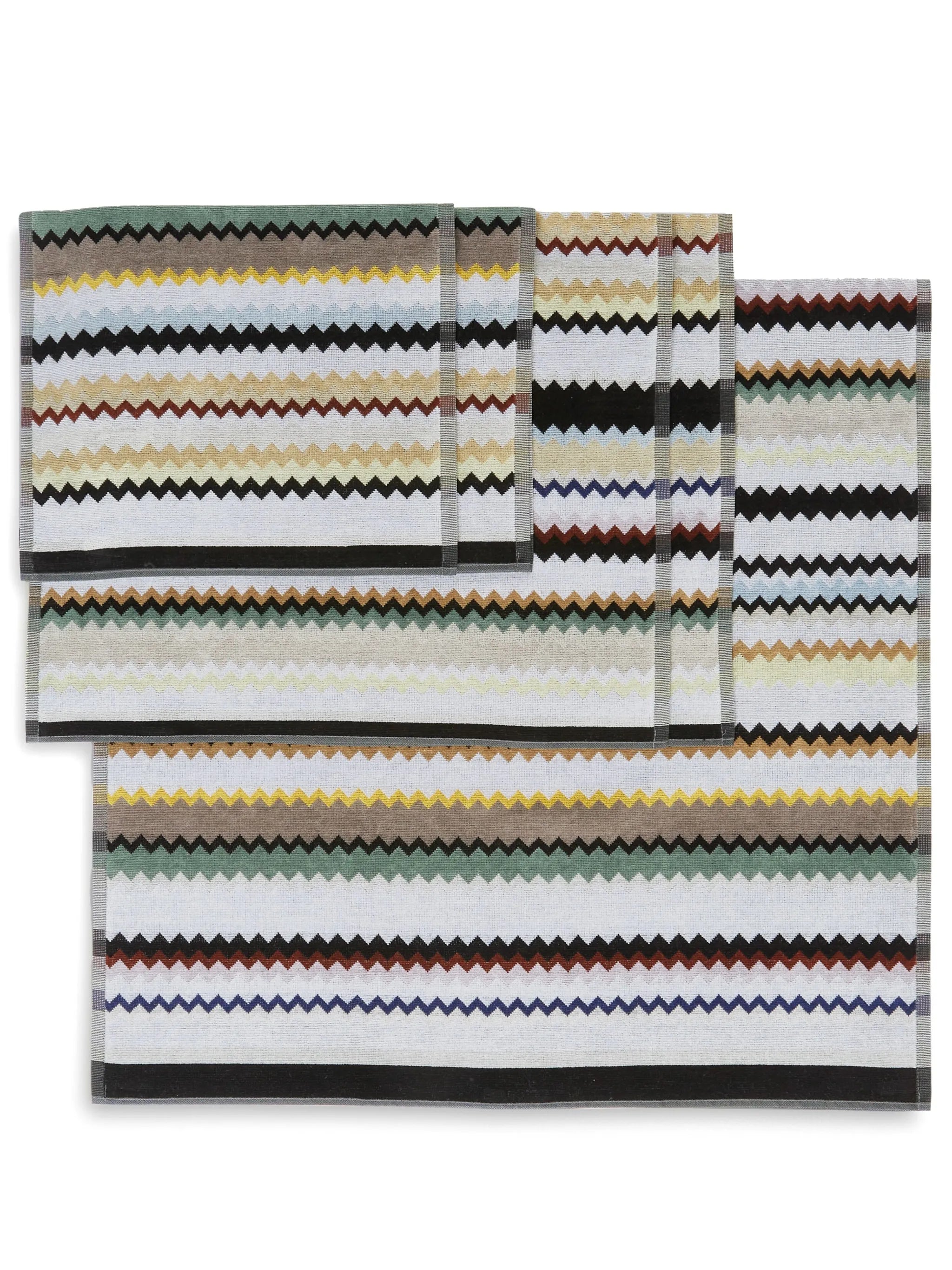 zigzag-pattern bath towels (set of five)