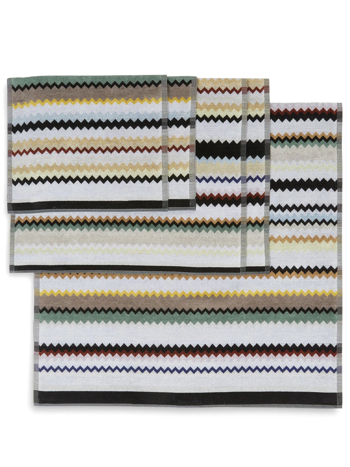 zigzag-pattern bath towels (set of five)