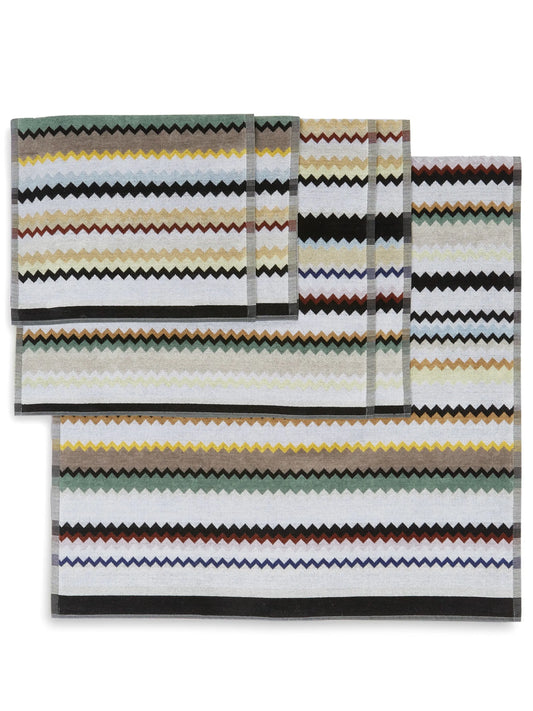 zigzag-pattern bath towels (set of five)
