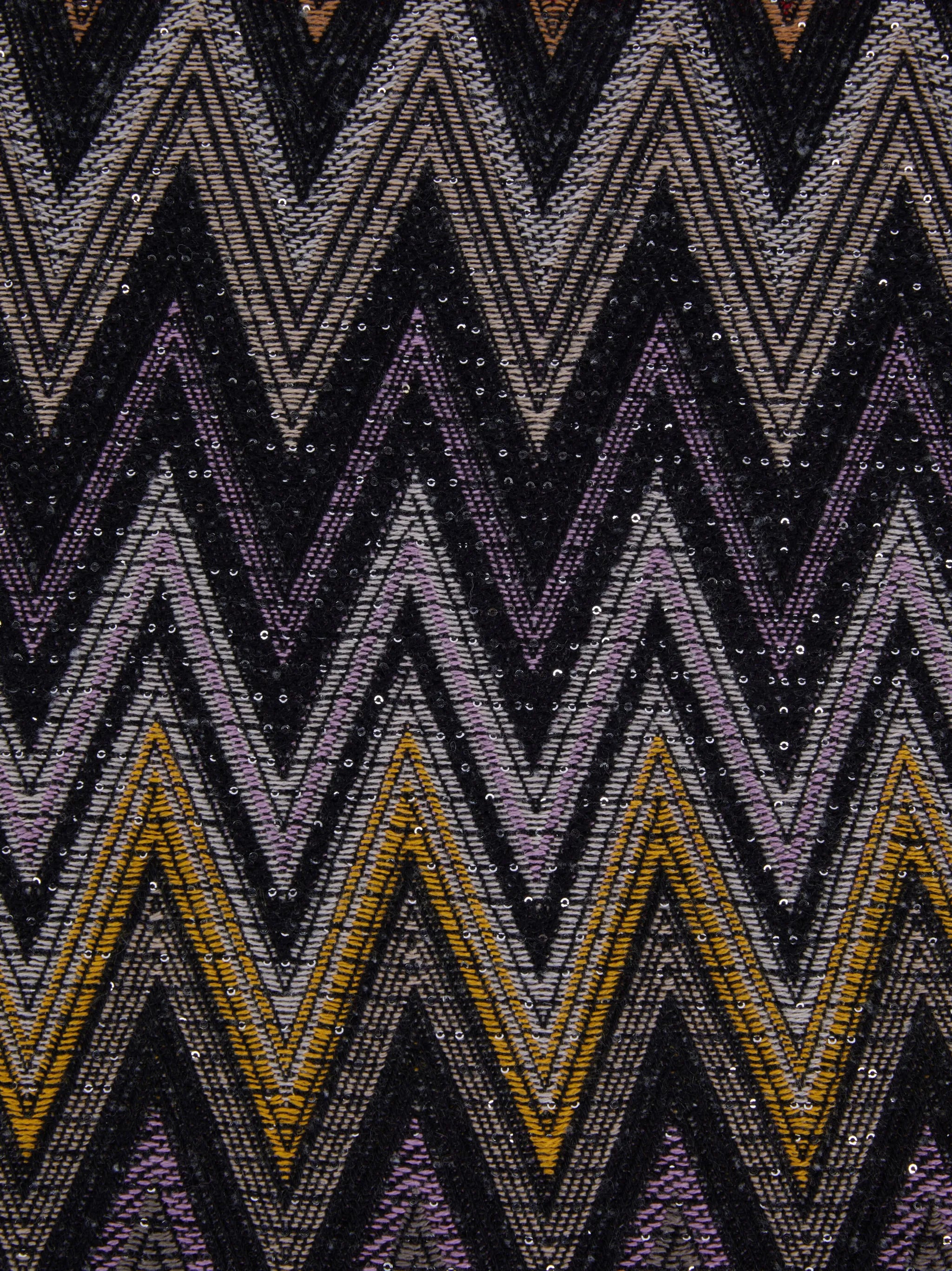 Chen zigzag-knit blanket