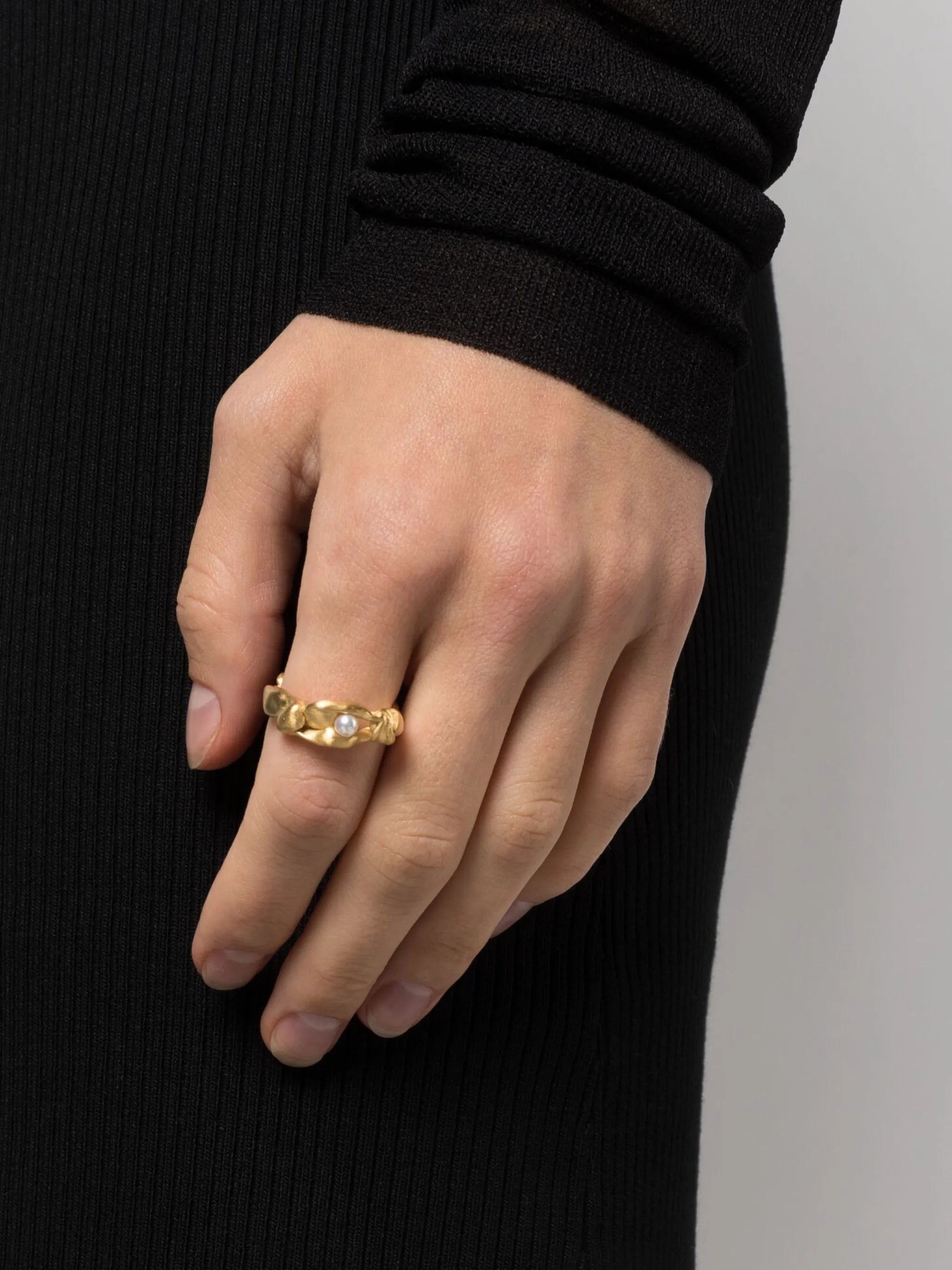 twisted-band pearl ring