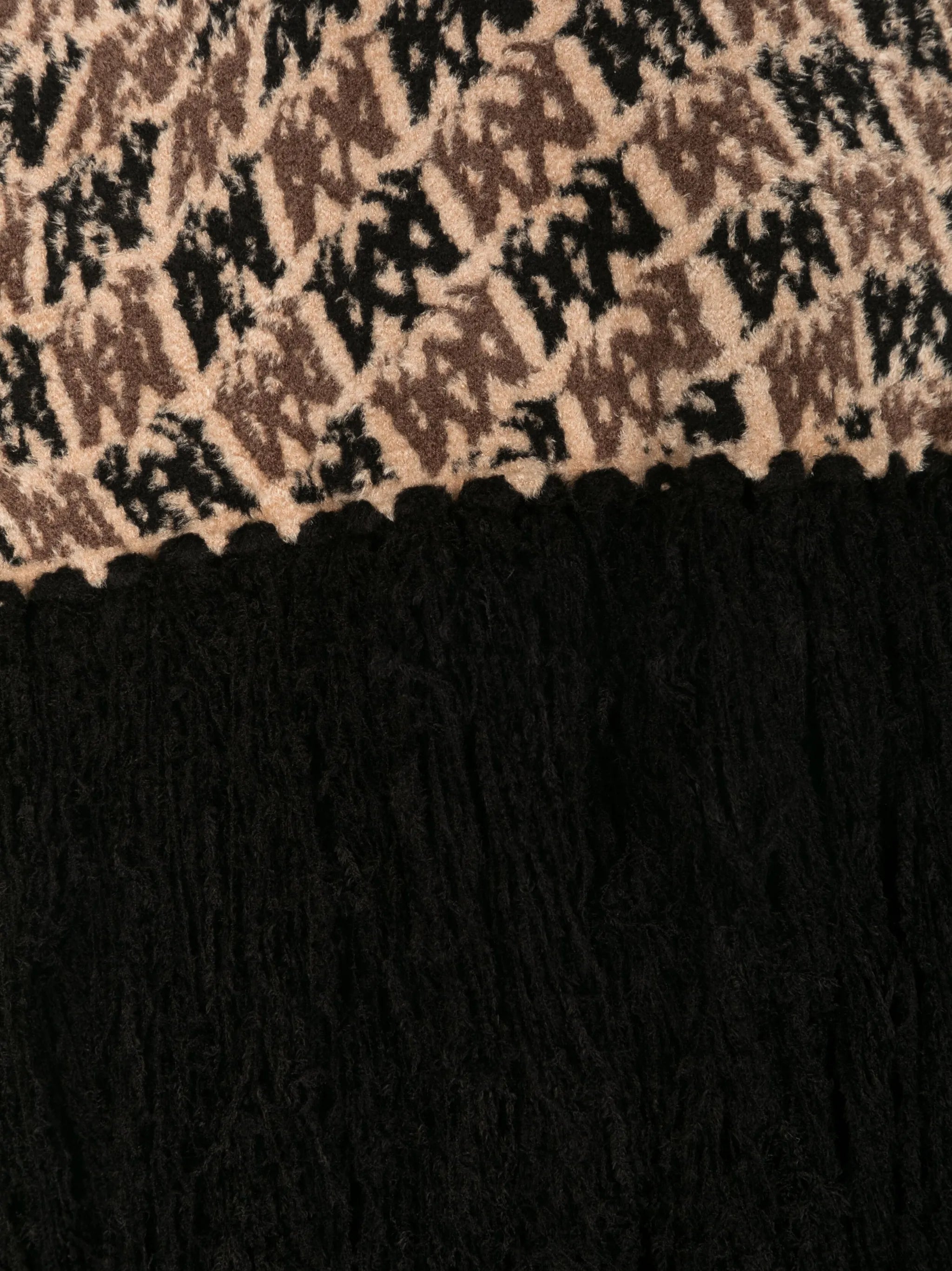 logo-intarsia frayed scarf