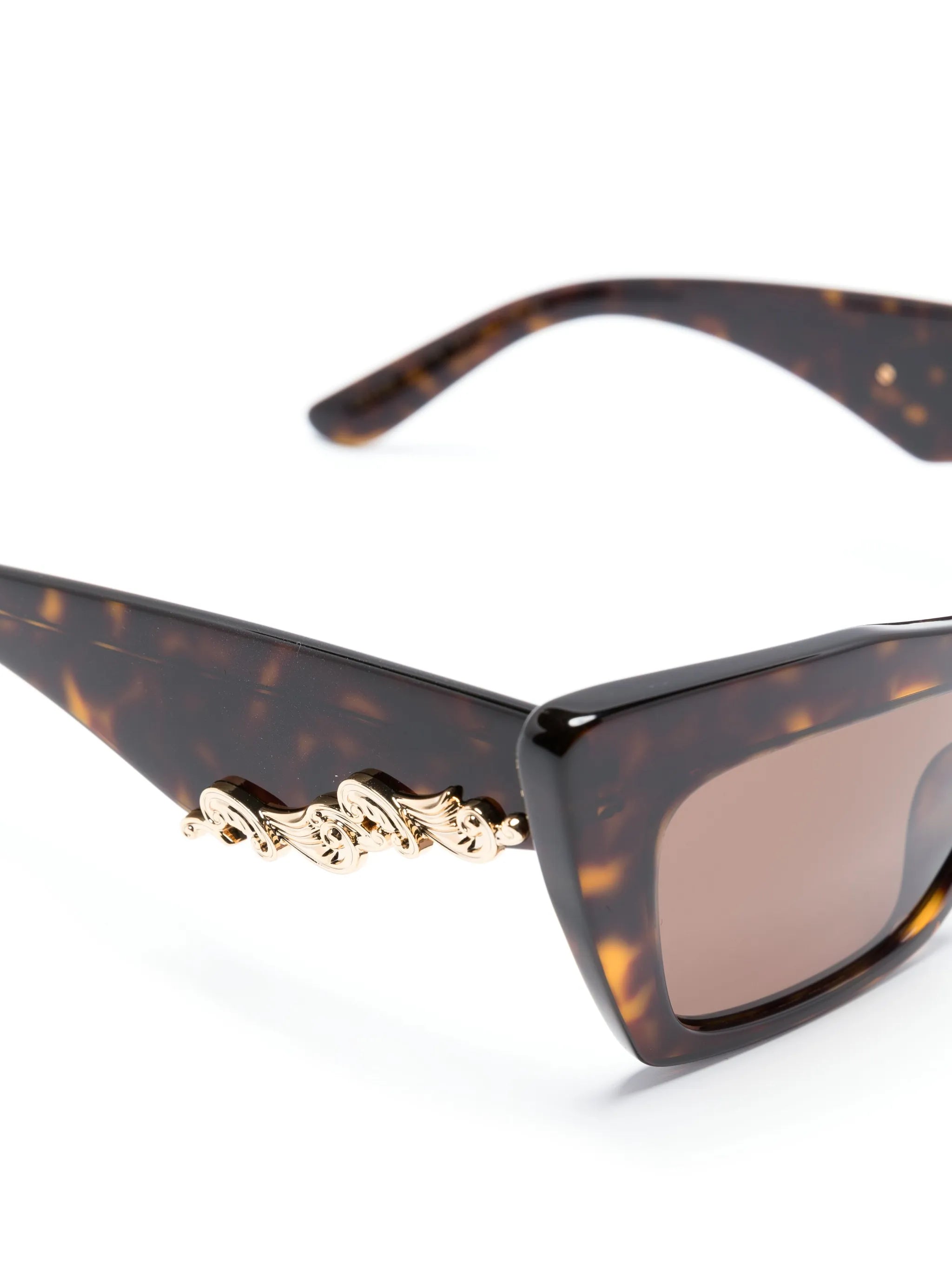 cat-eye frame sunglasses