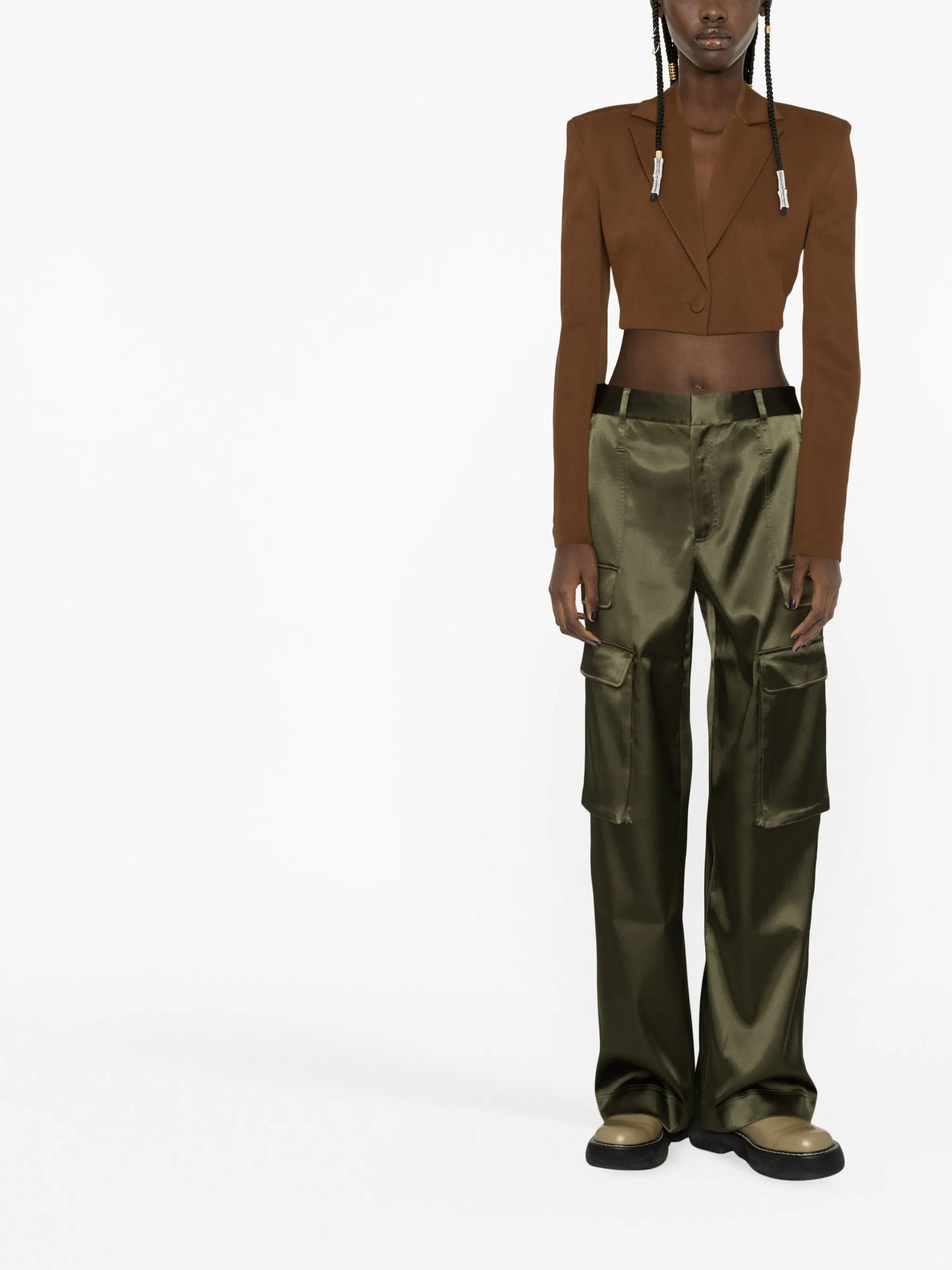 high-waisted cargo-pockets trousers