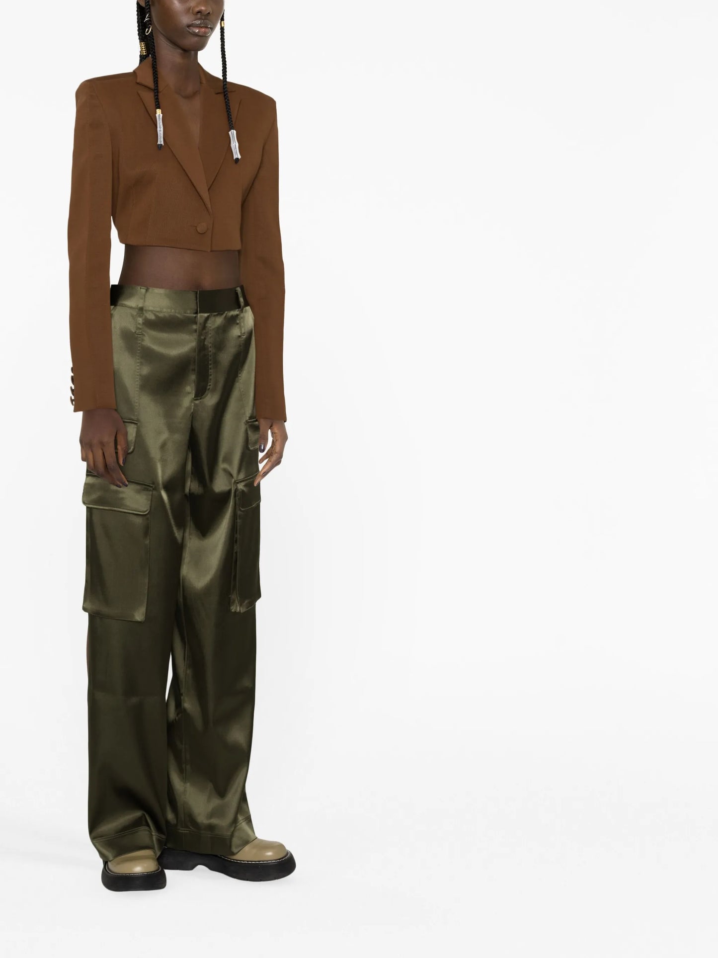 high-waisted cargo-pockets trousers