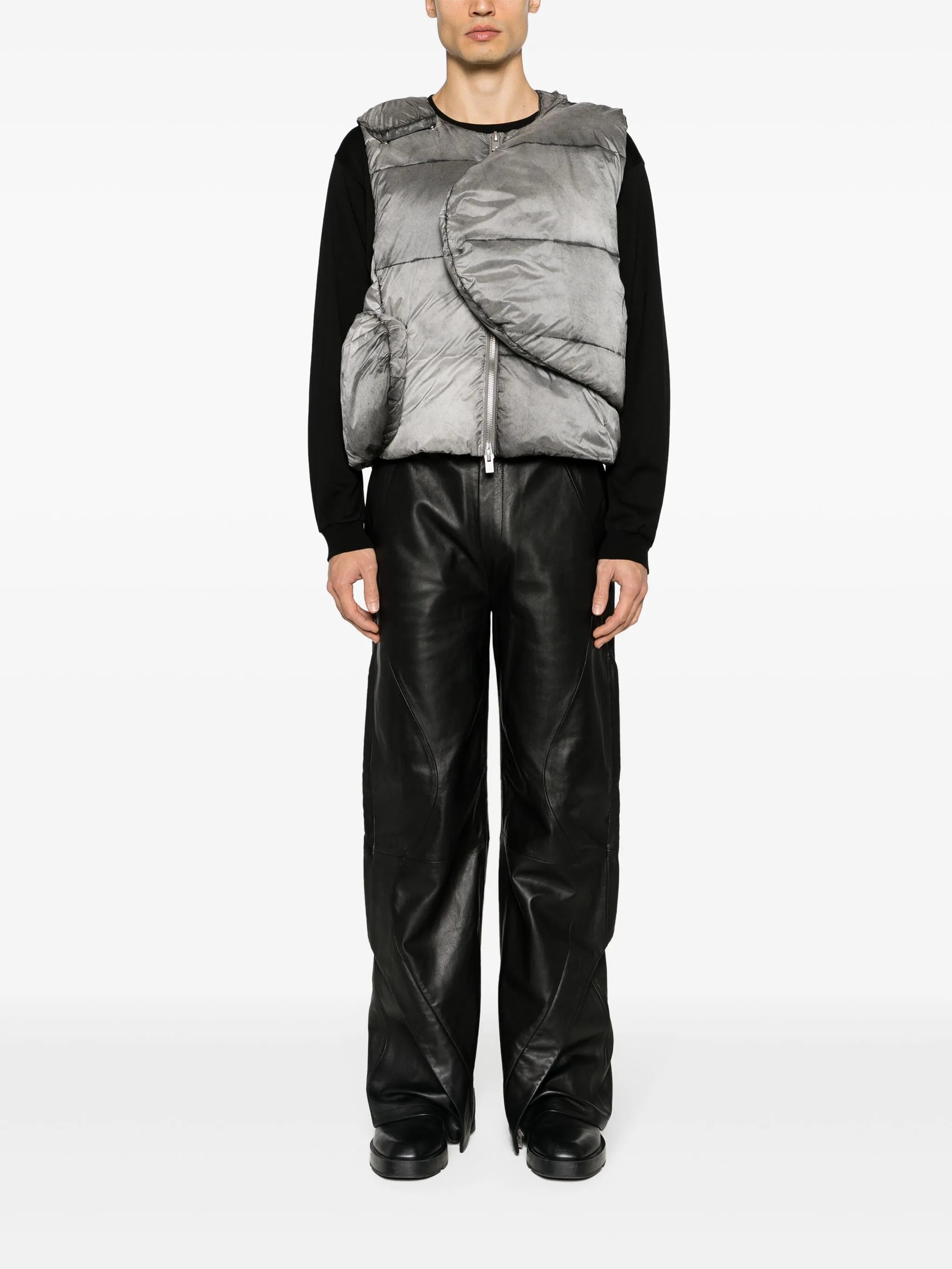 Weathering asymmetric gilet