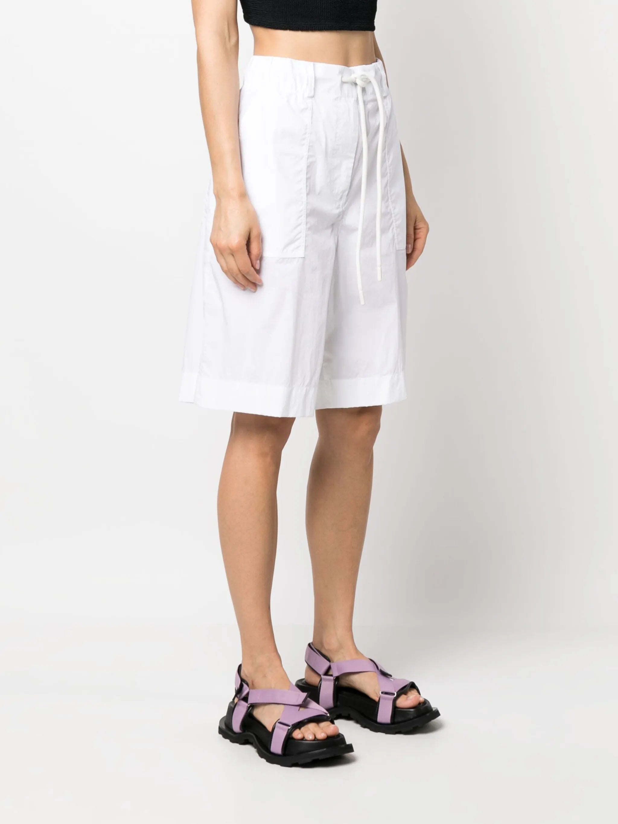 knee-length drawstring shorts