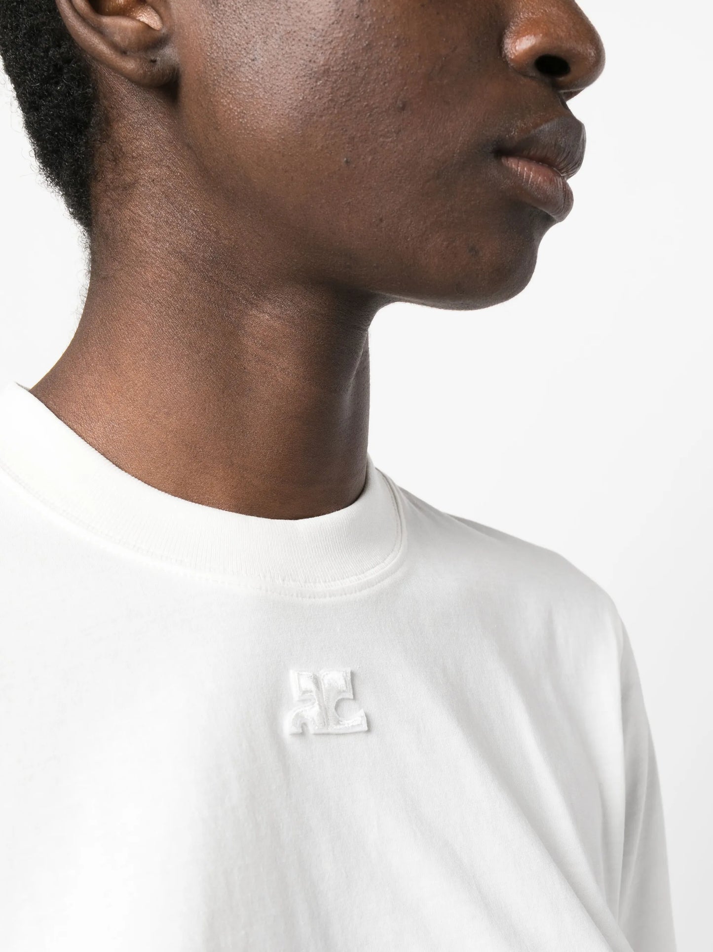 cropped short-sleeved T-shirt