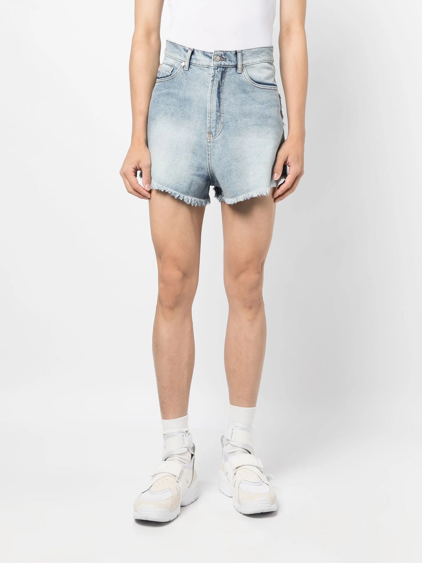 heart-appliqué denim shorts