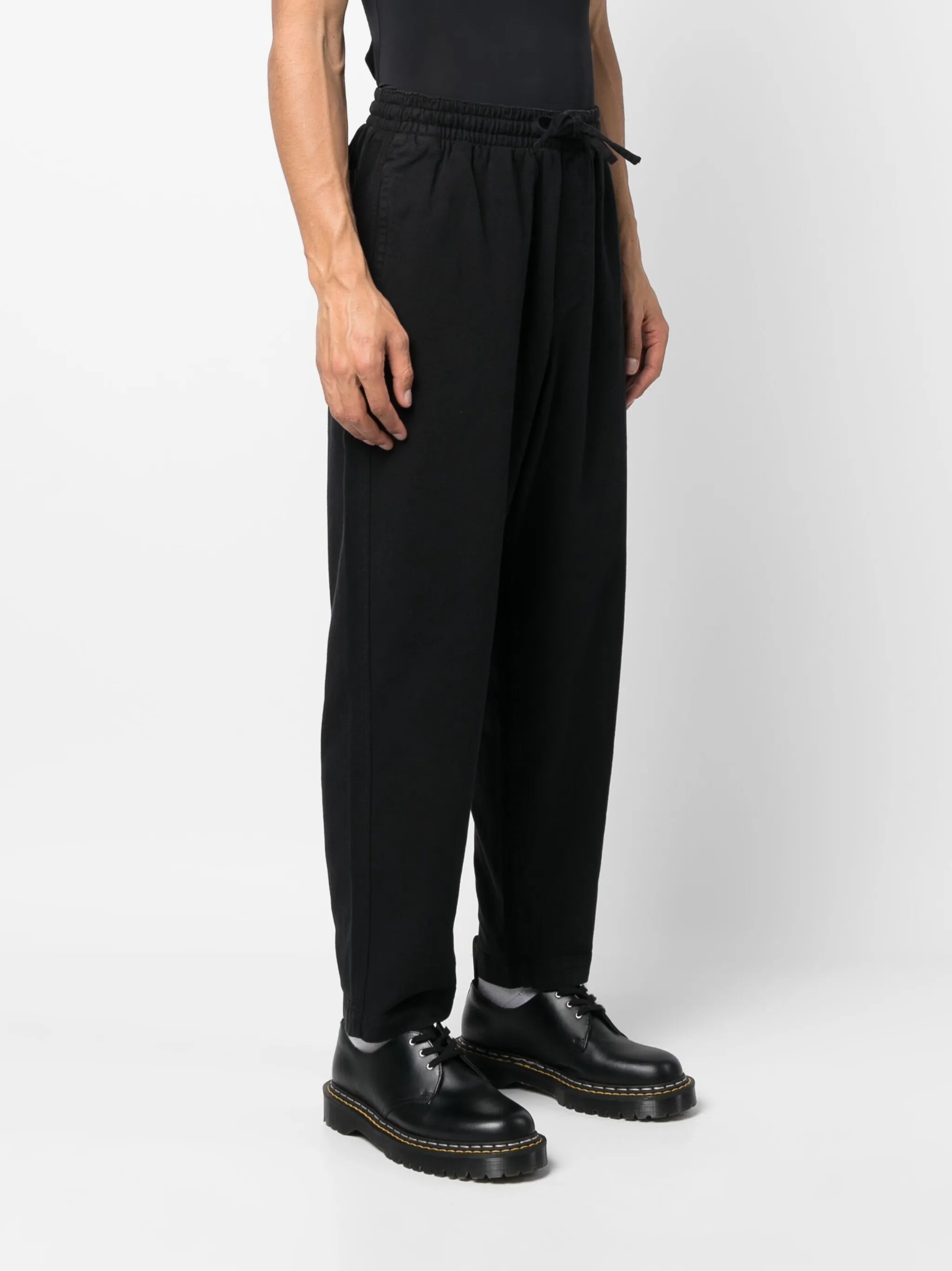 drawstring-fastening waist trousers