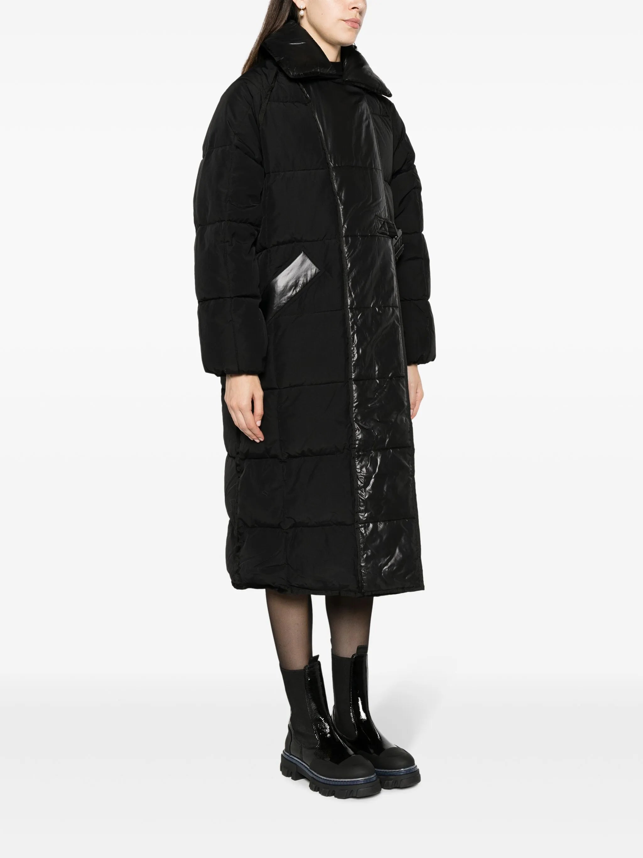 spread-collar puffer coat