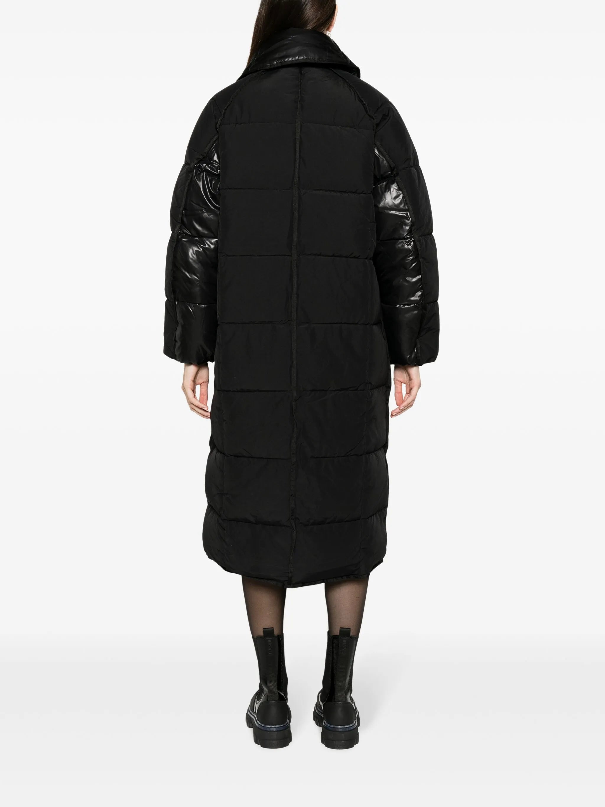 spread-collar puffer coat
