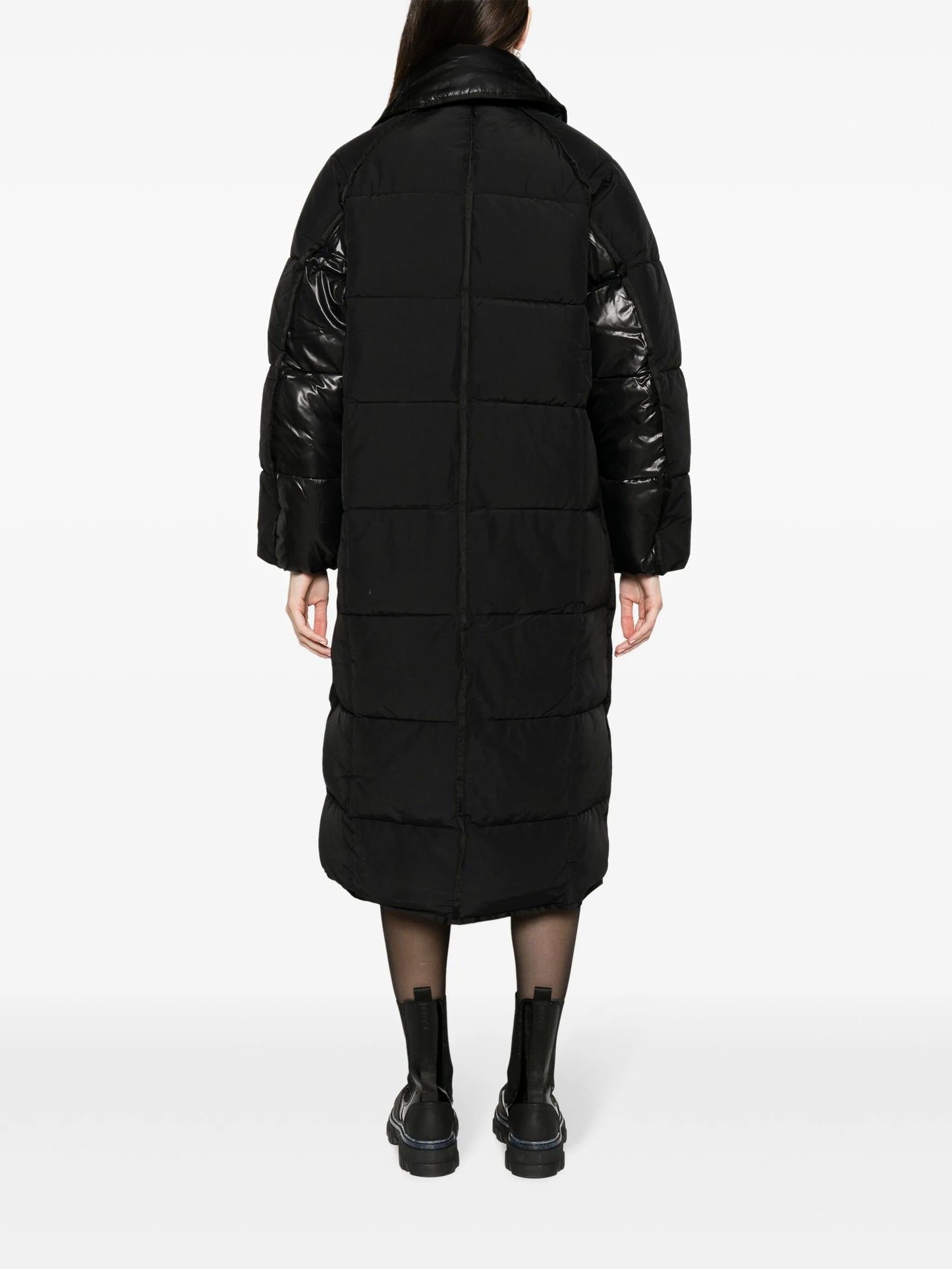 spread-collar puffer coat