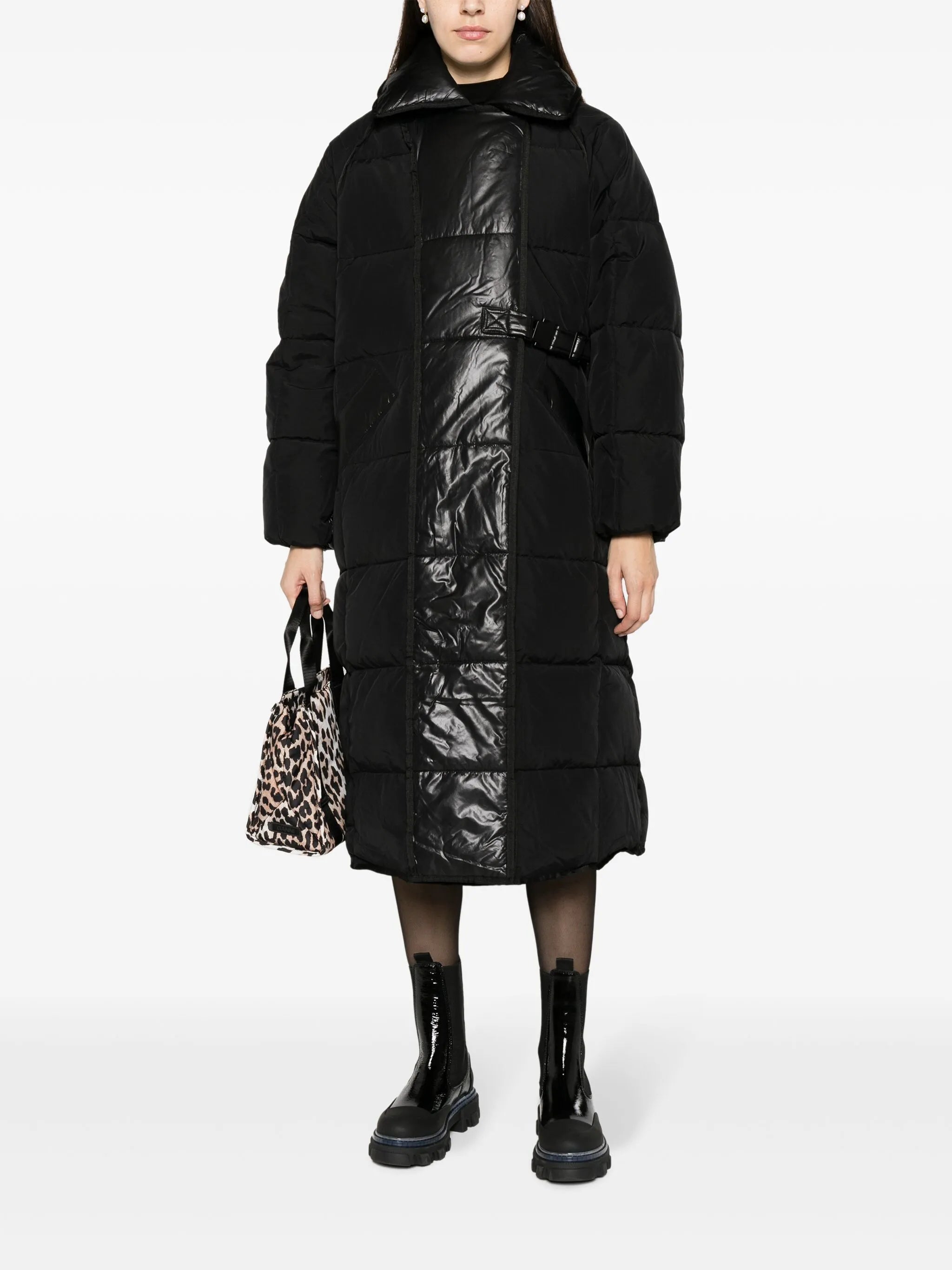 spread-collar puffer coat