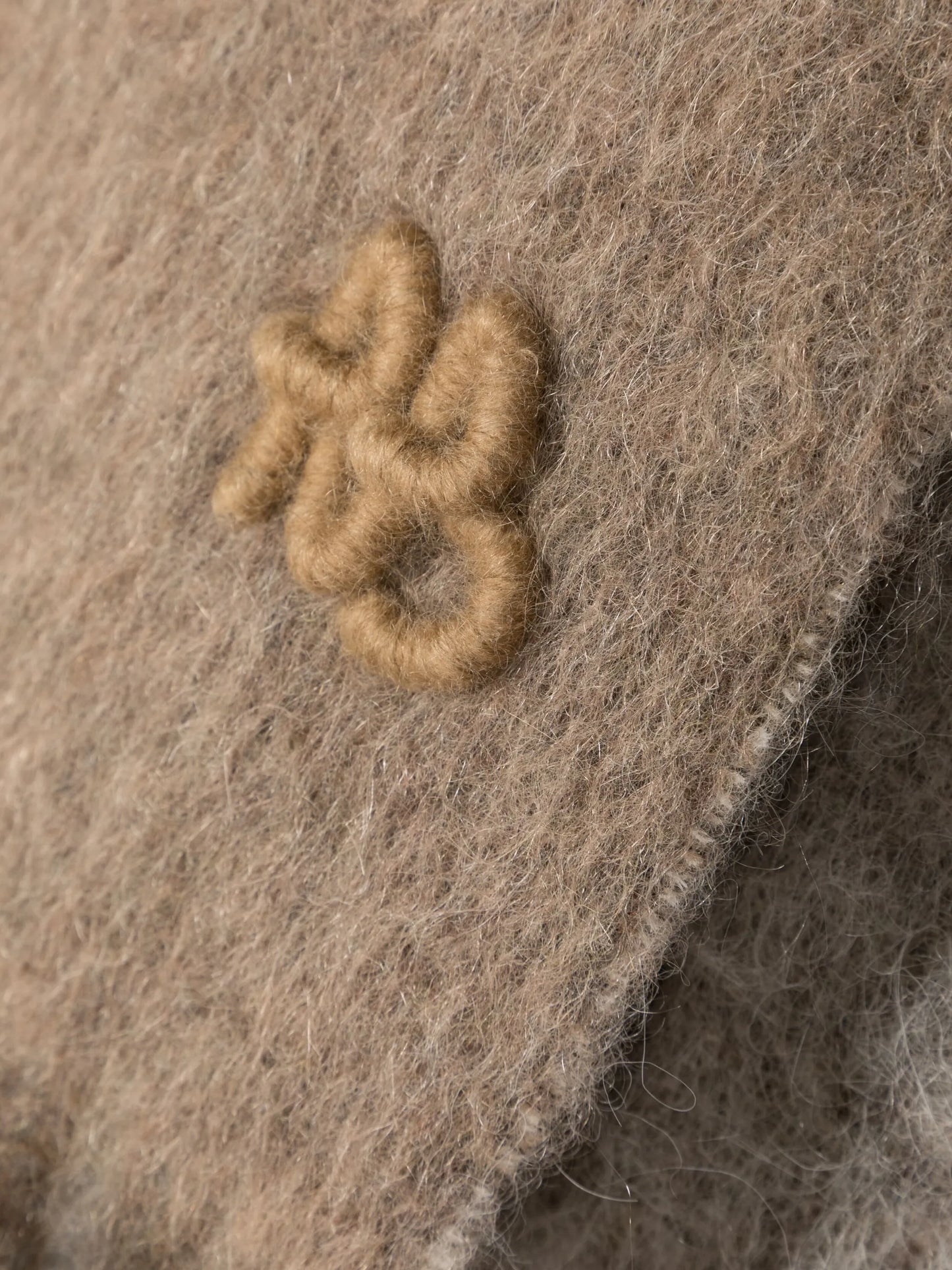 logo-embroidered scarf