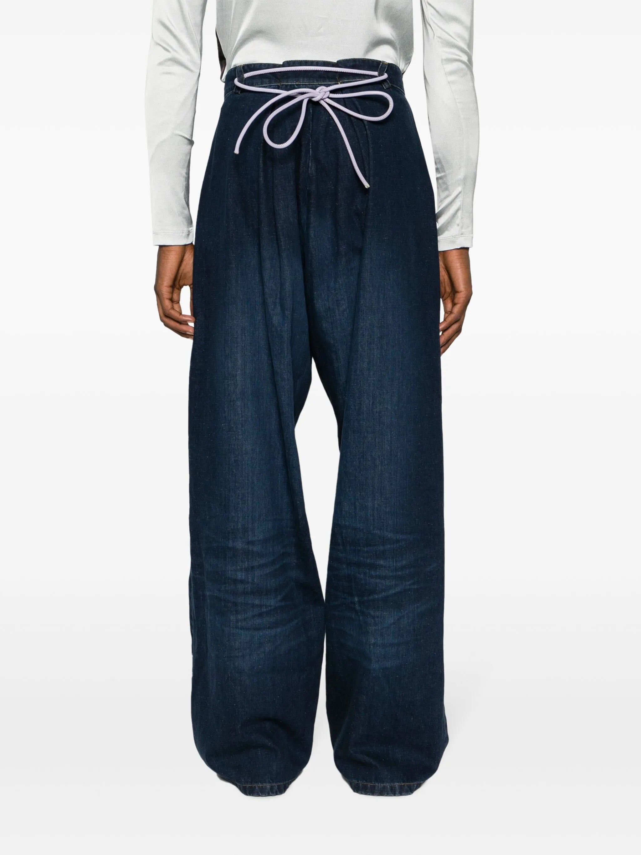 pleated wide-leg jeans