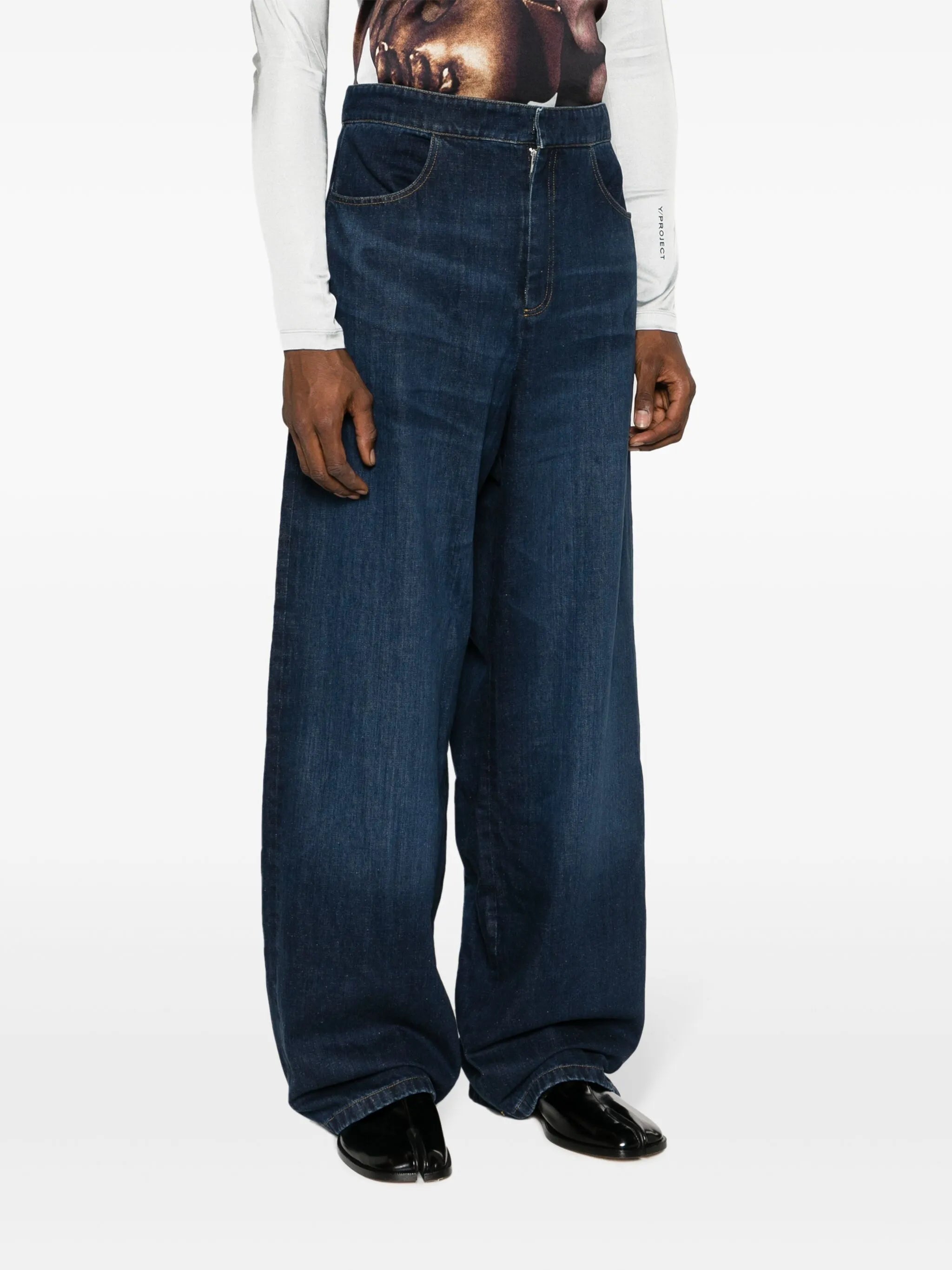 pleated wide-leg jeans