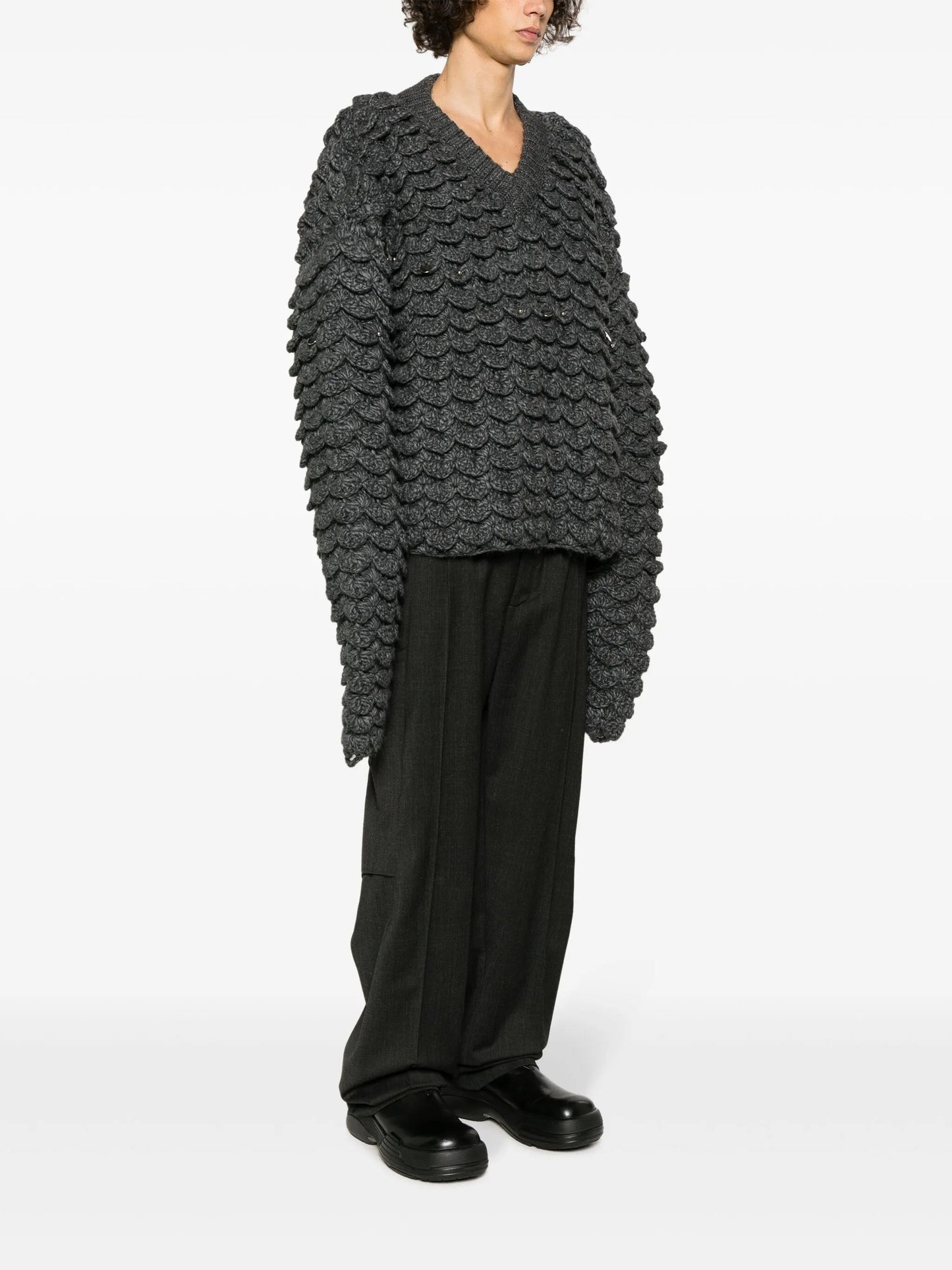 V-neck chunky-knit jumper