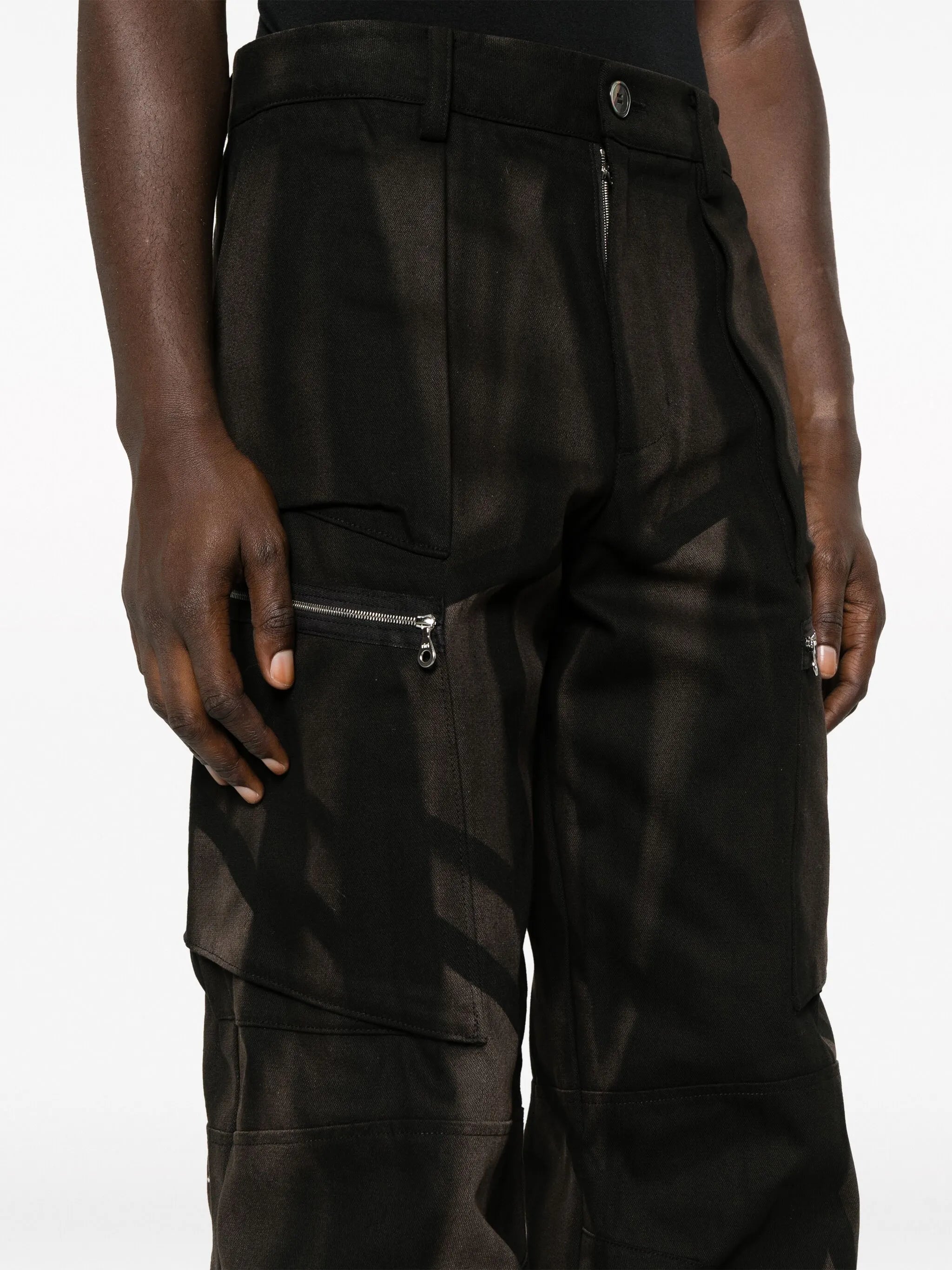 multi-pocket straight-leg trousers