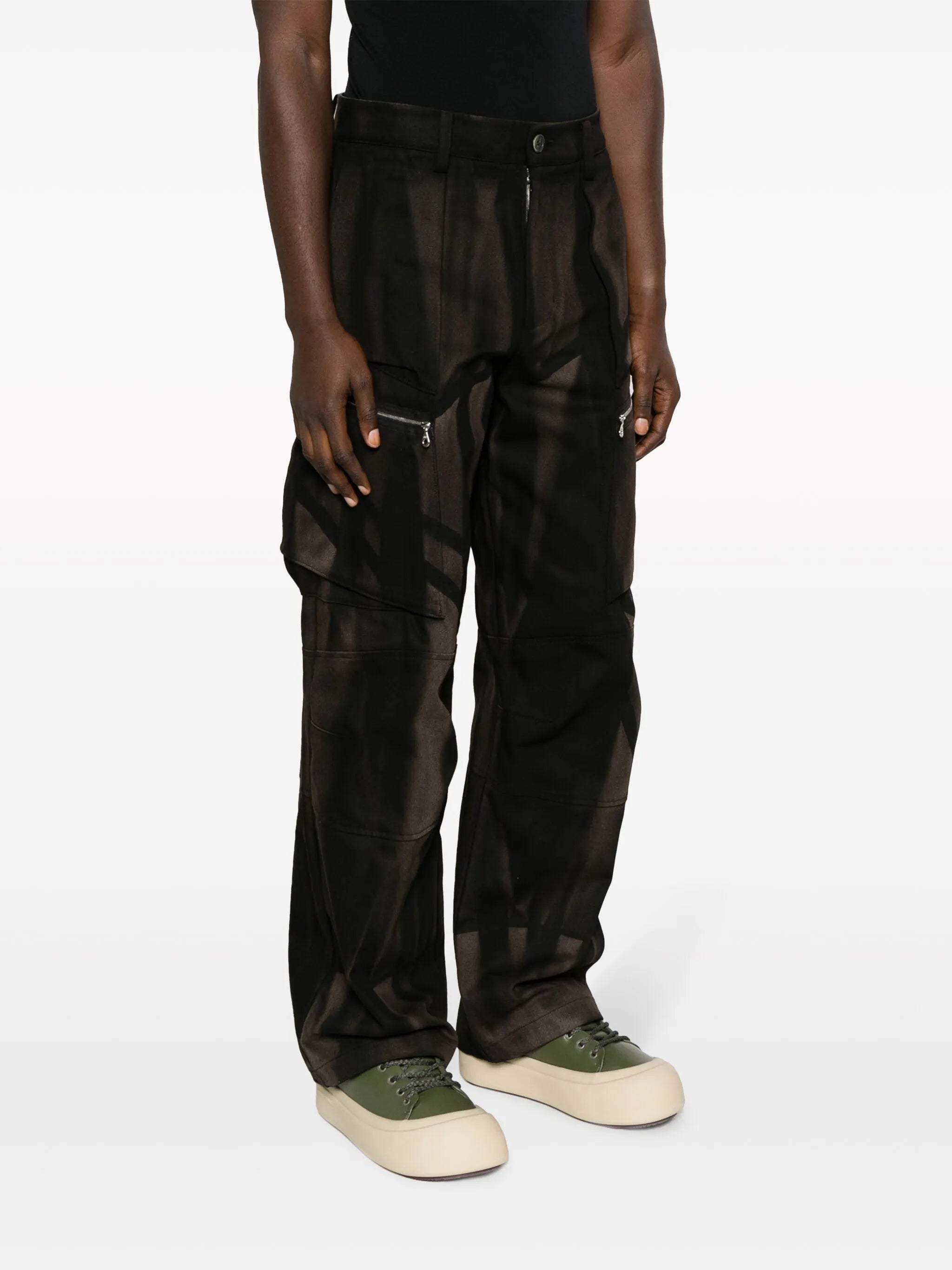 multi-pocket straight-leg trousers
