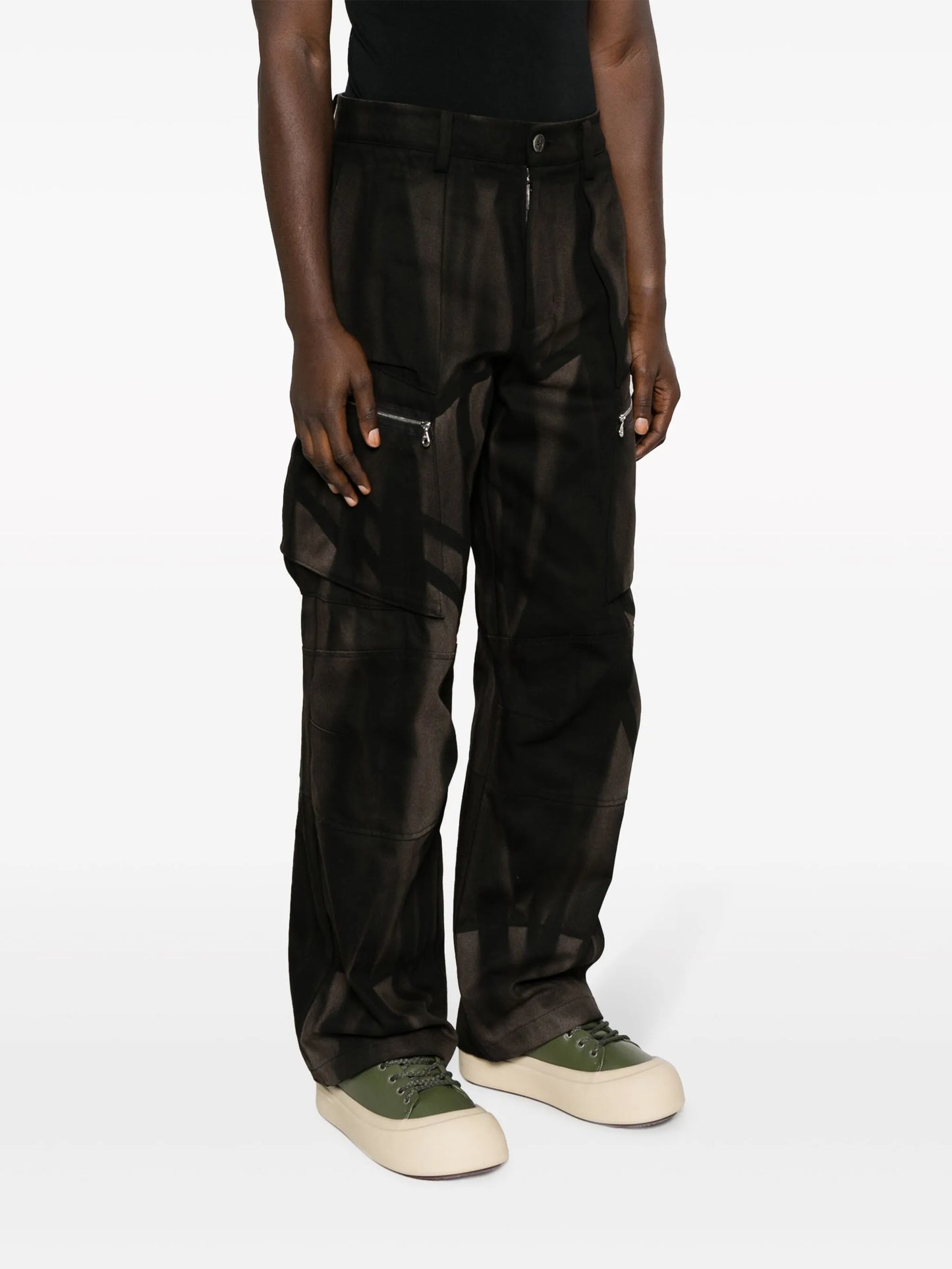 multi-pocket straight-leg trousers