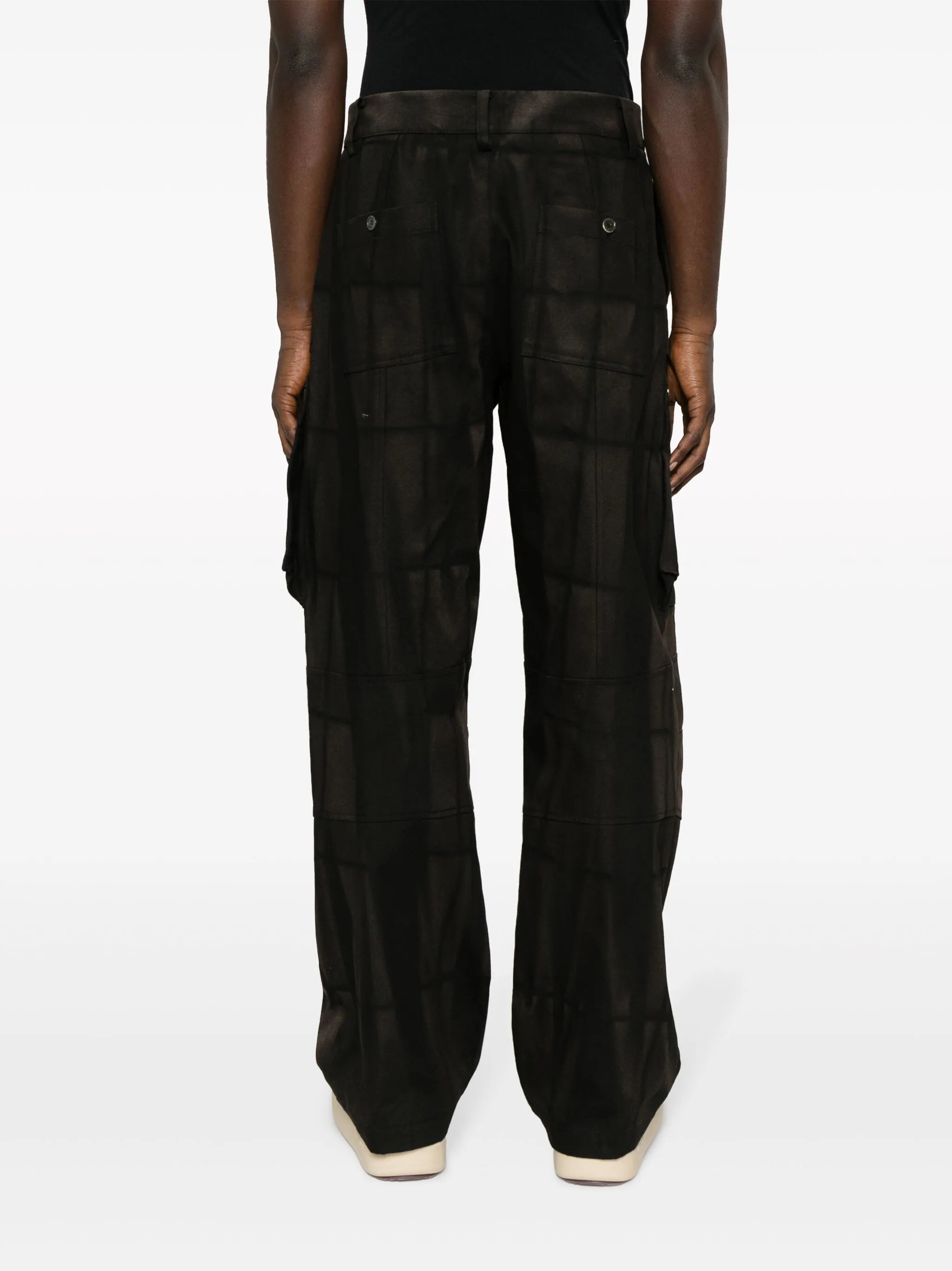 multi-pocket straight-leg trousers