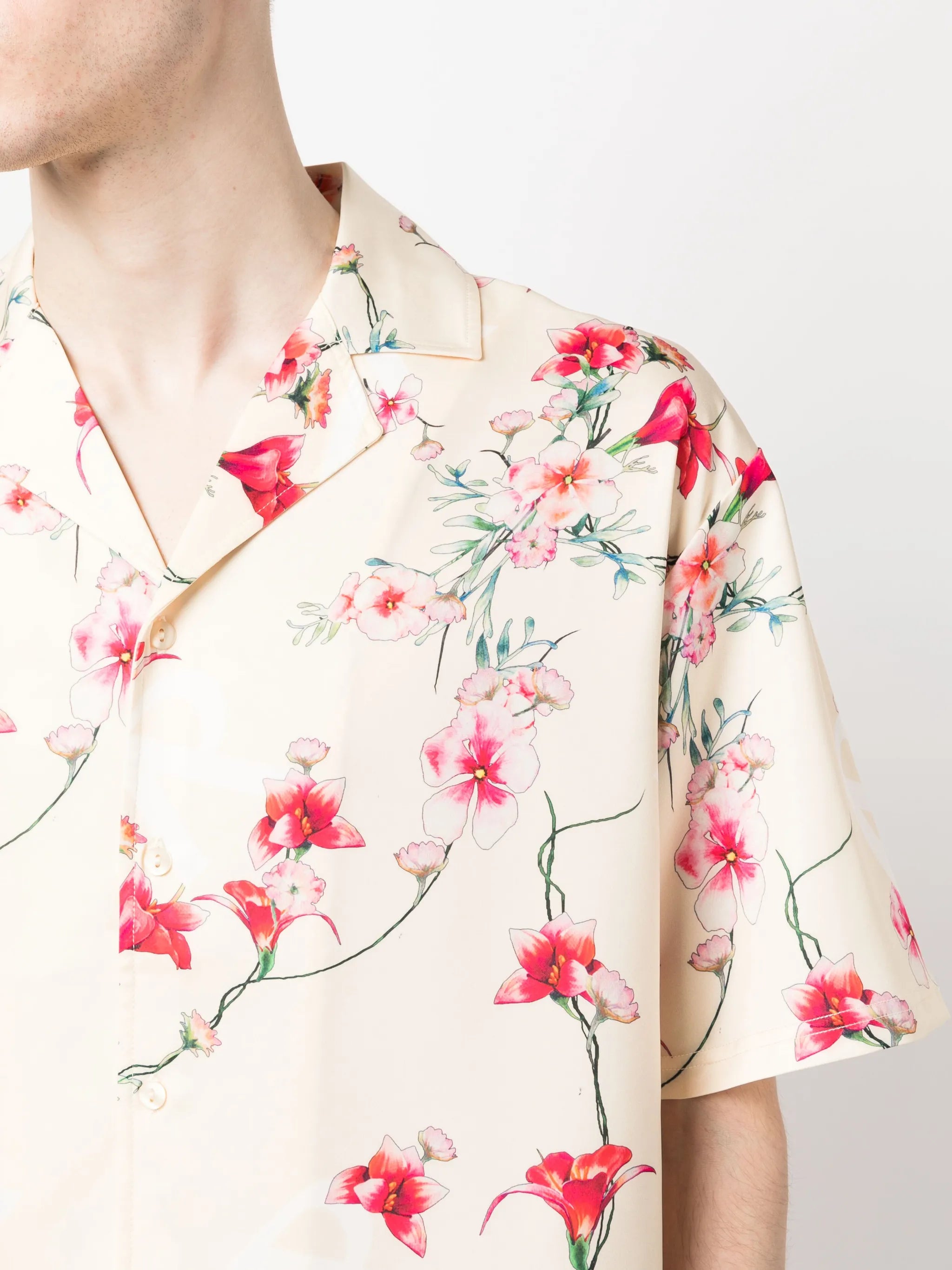 floral-print short-sleeved shirt