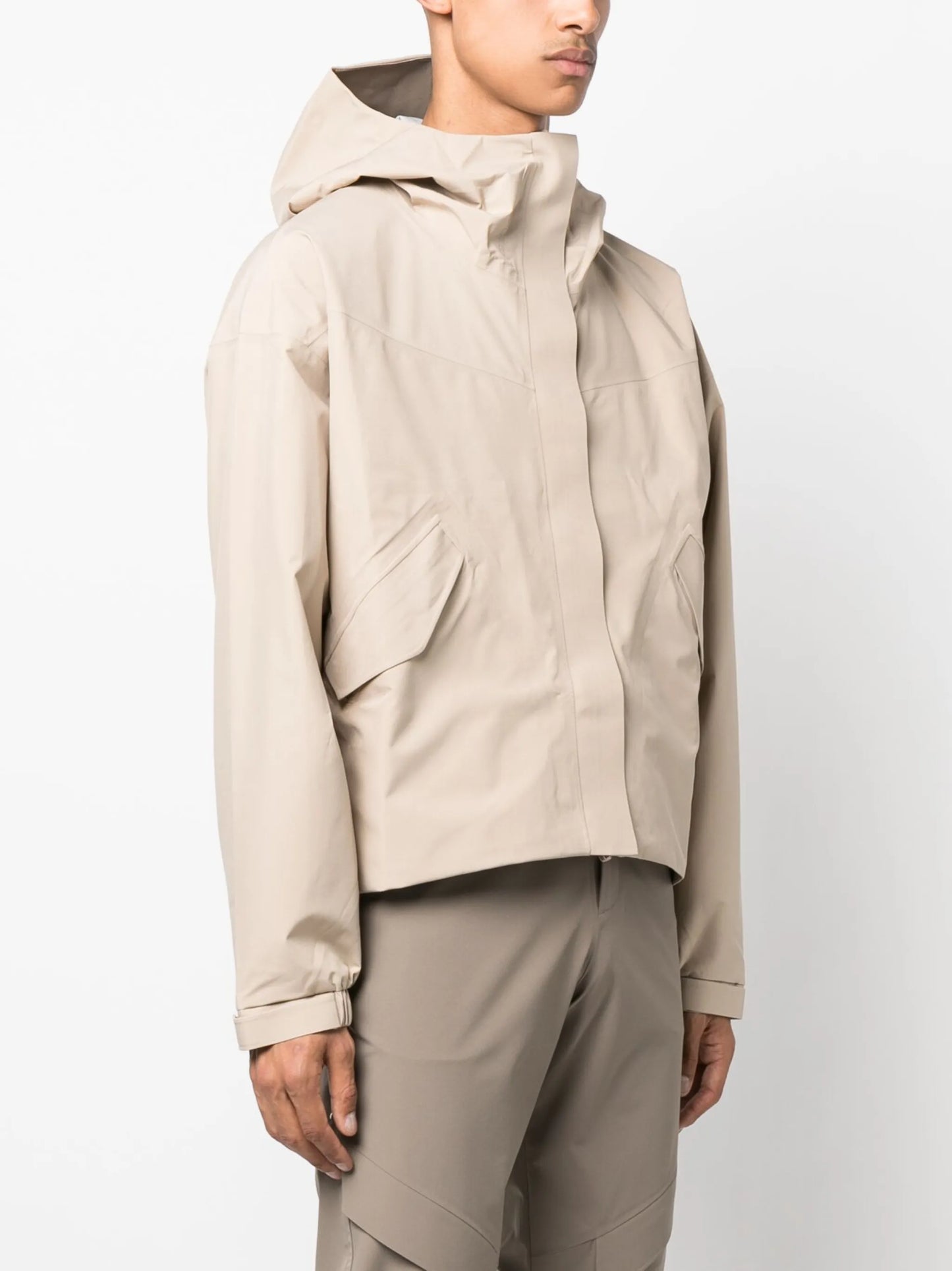 concealed-fastening hooded jacket