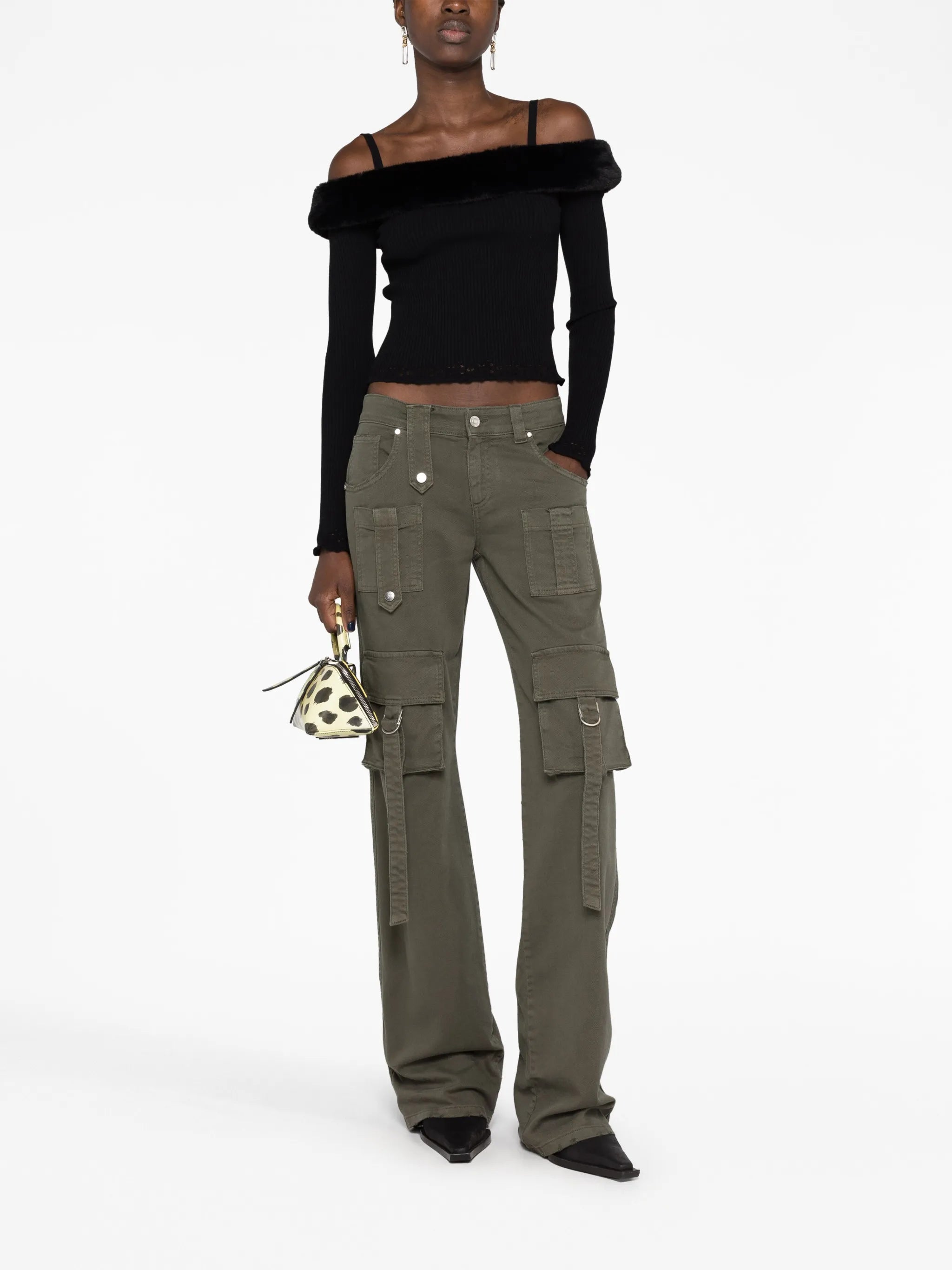 straight-leg cargo-pocket trousers