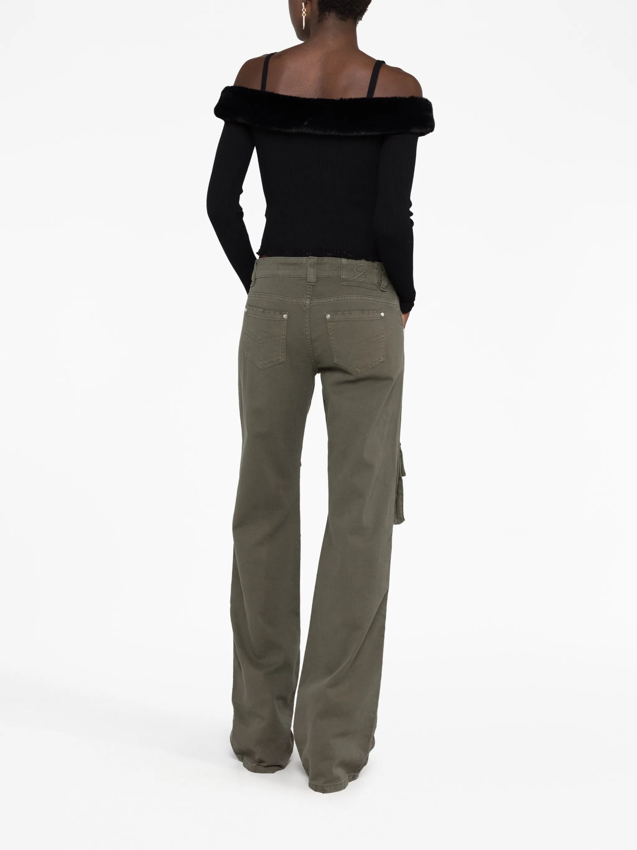straight-leg cargo-pocket trousers
